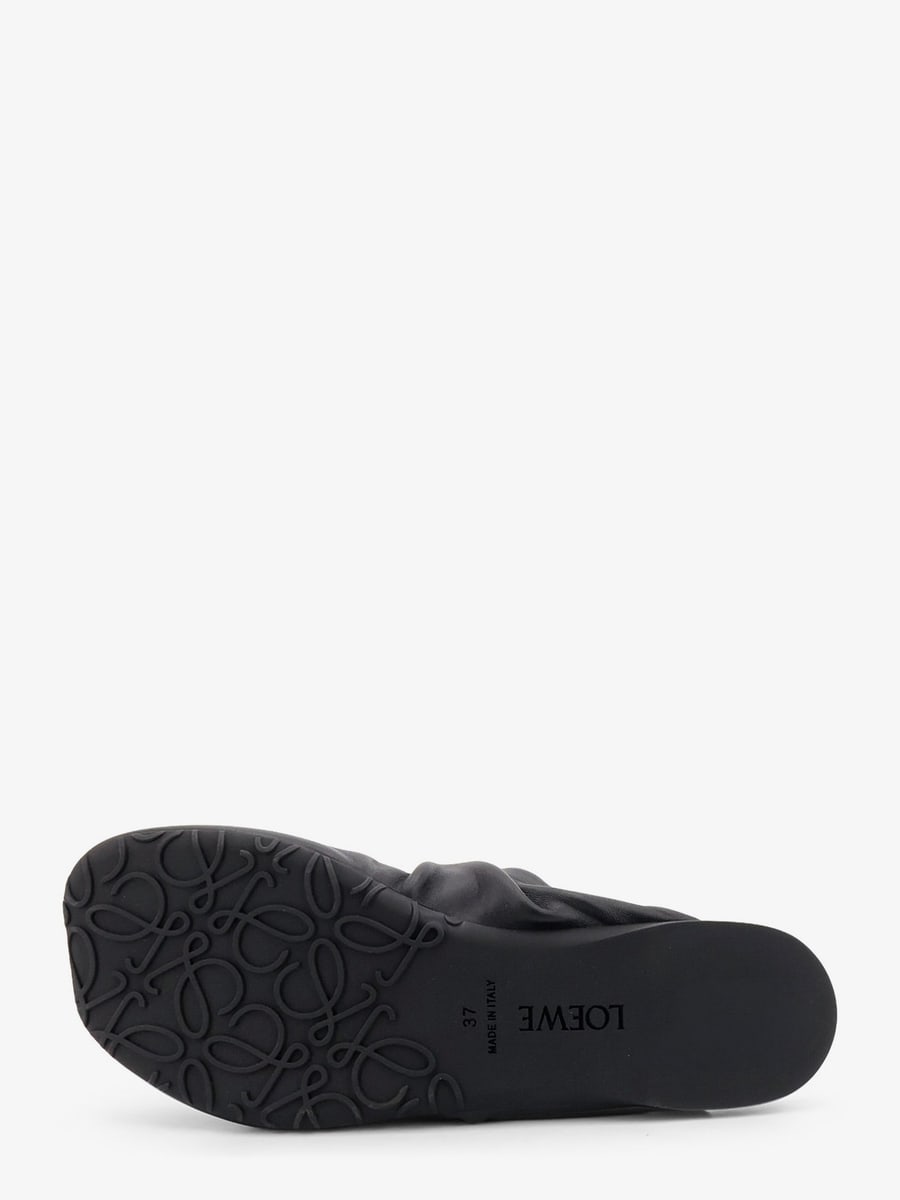 Loewe Pebble Soft low leather sandals, view 4