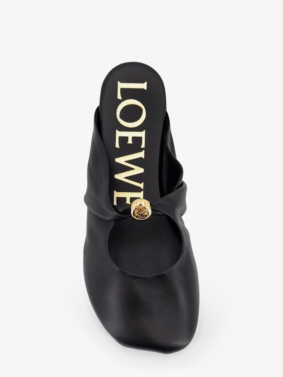 Loewe Pebble Soft low leather sandals, view 5