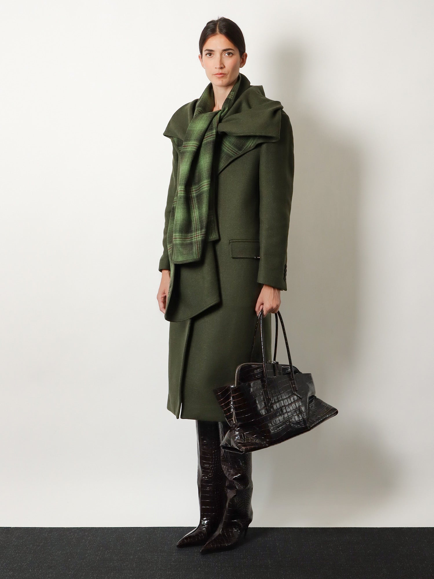 The Attico La Passeggiata Medium croc-effect leather shoulder bag, view 2