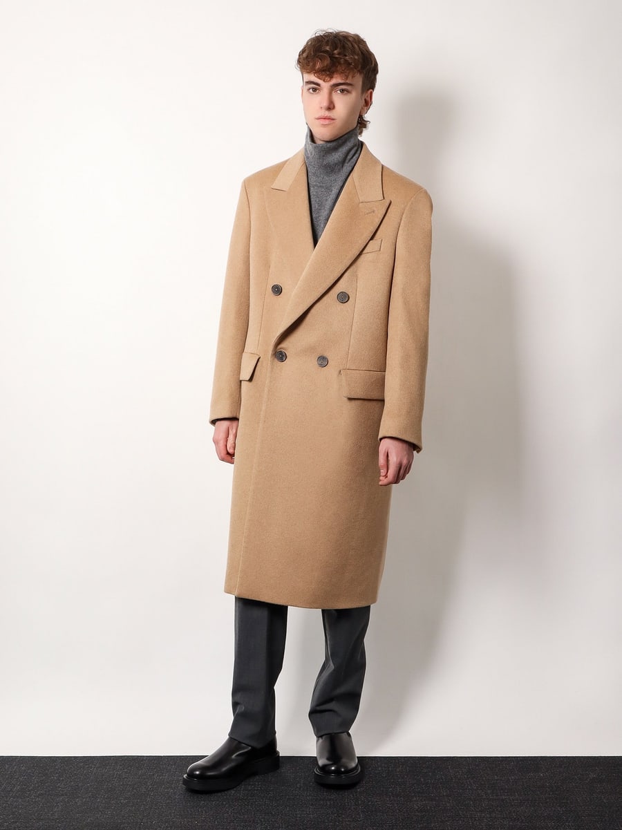 HEVO Cashmere coat with satin lining, view 2