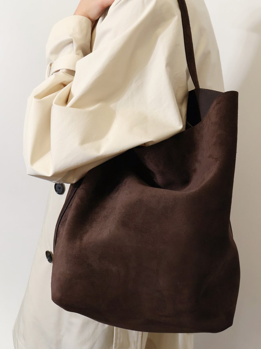 Toteme Suede Belted Tote shoulder bag, view 3