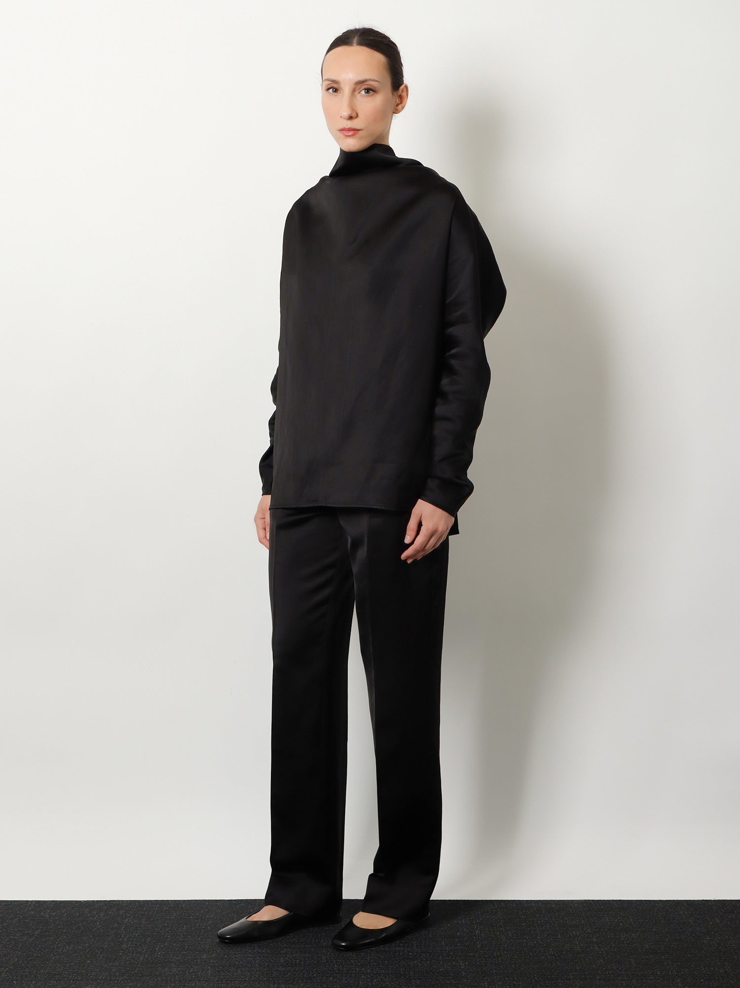 Toteme Easy Raw Edge viscose and linen trousers, view 2