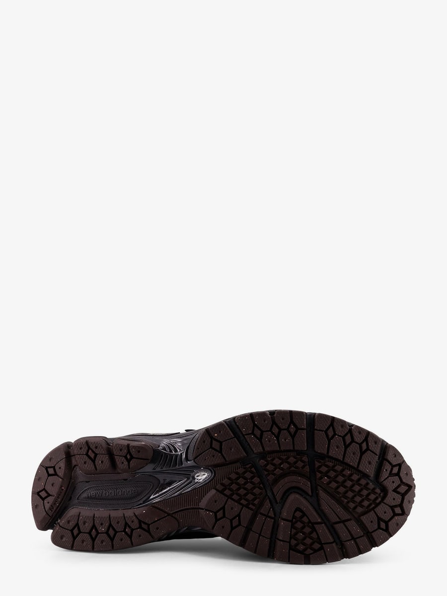 New Balance 19062 mesh sneakers with logo on the side, view 4