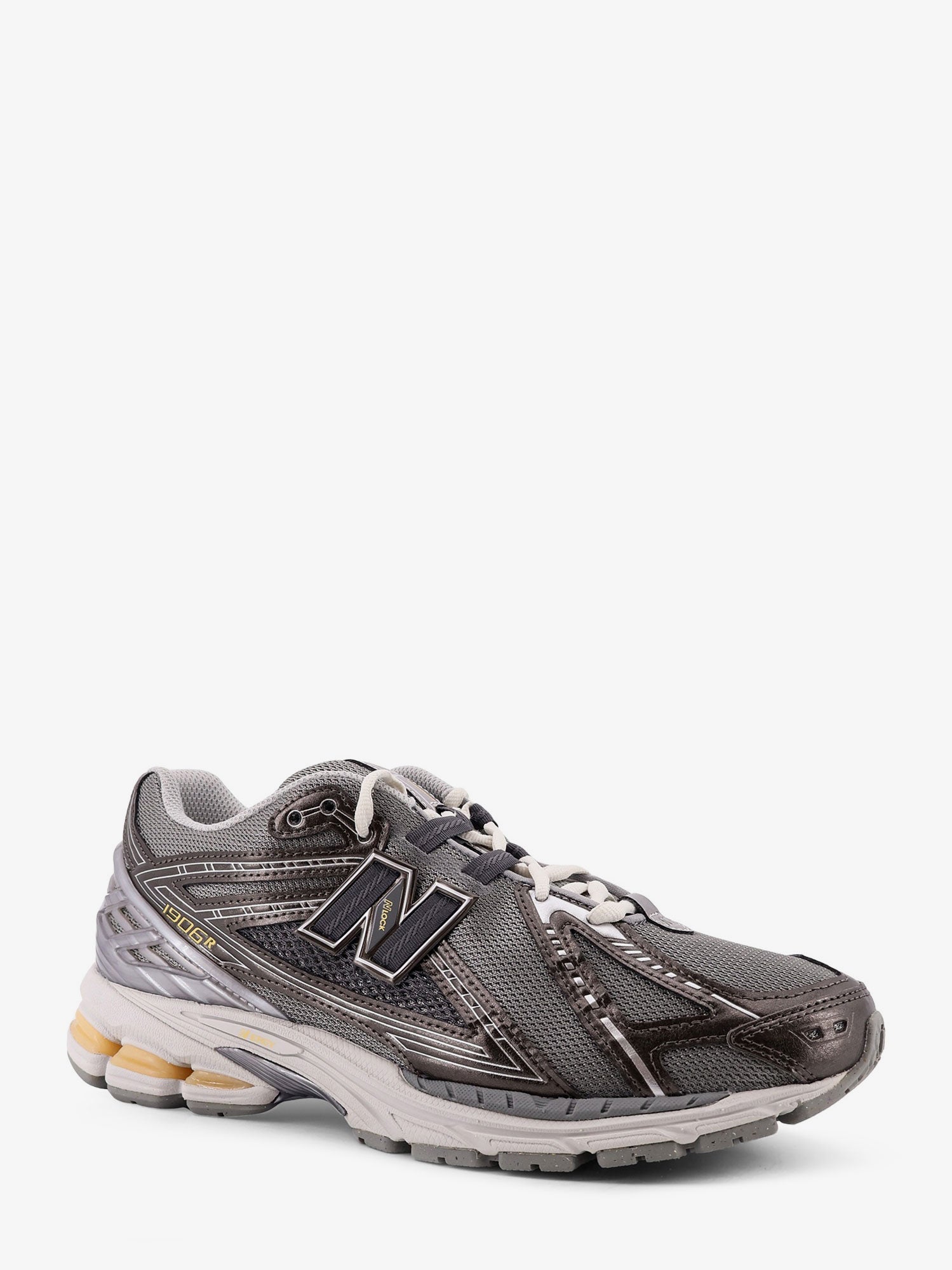 New Balance 19064 mesh sneakers with logo on the side, view 2