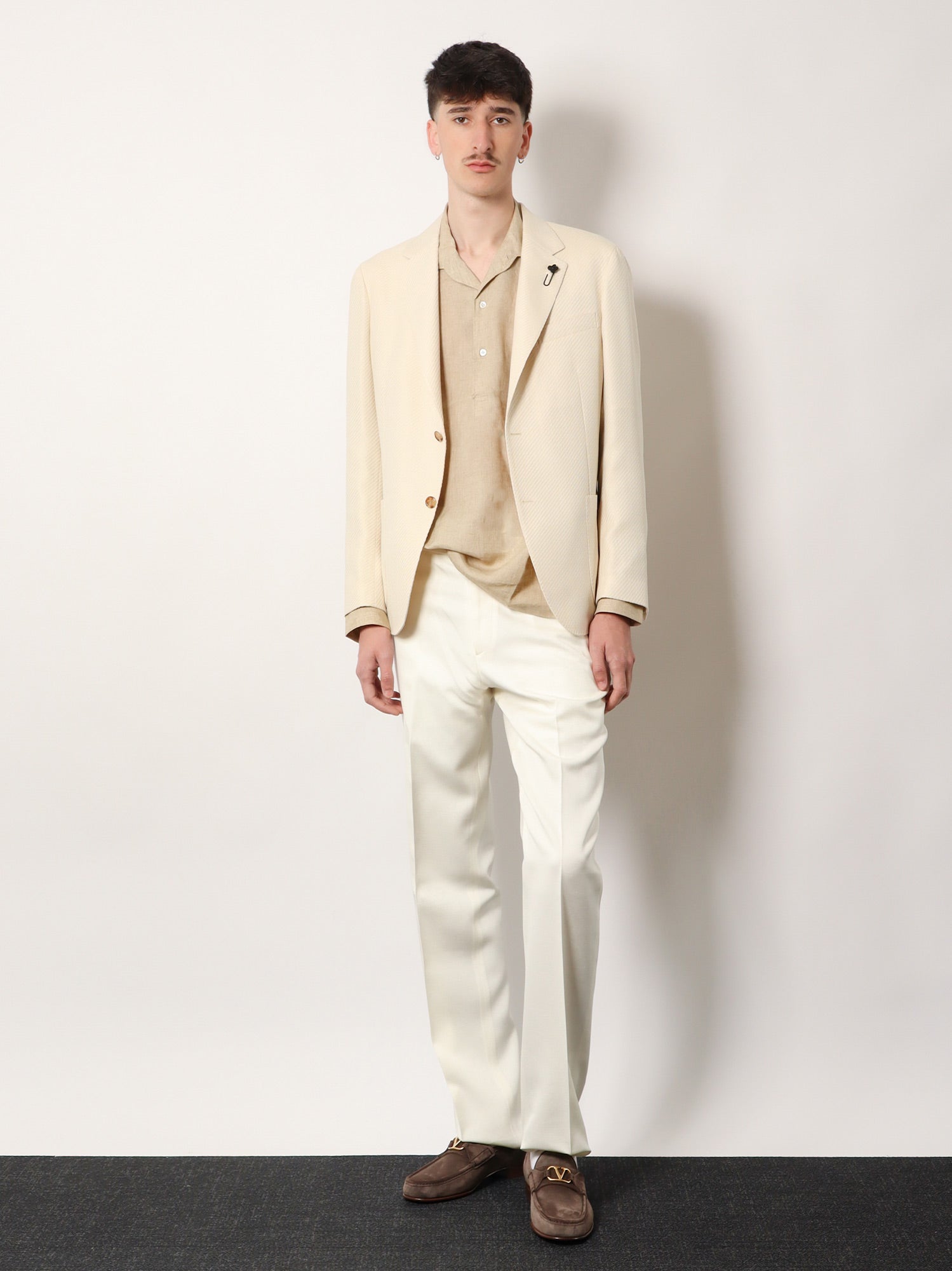 LARDINI Pailan linen shirt, view 2