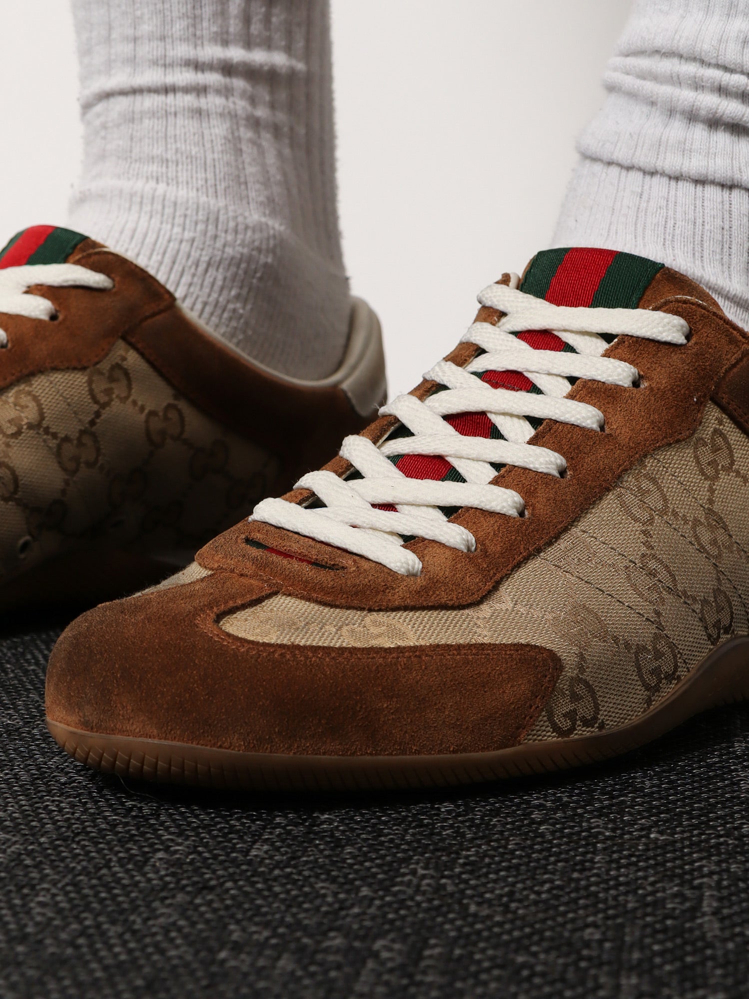 Gucci Gucci Shift suede sneakers with GG Supreme Fabric inserts, view 2