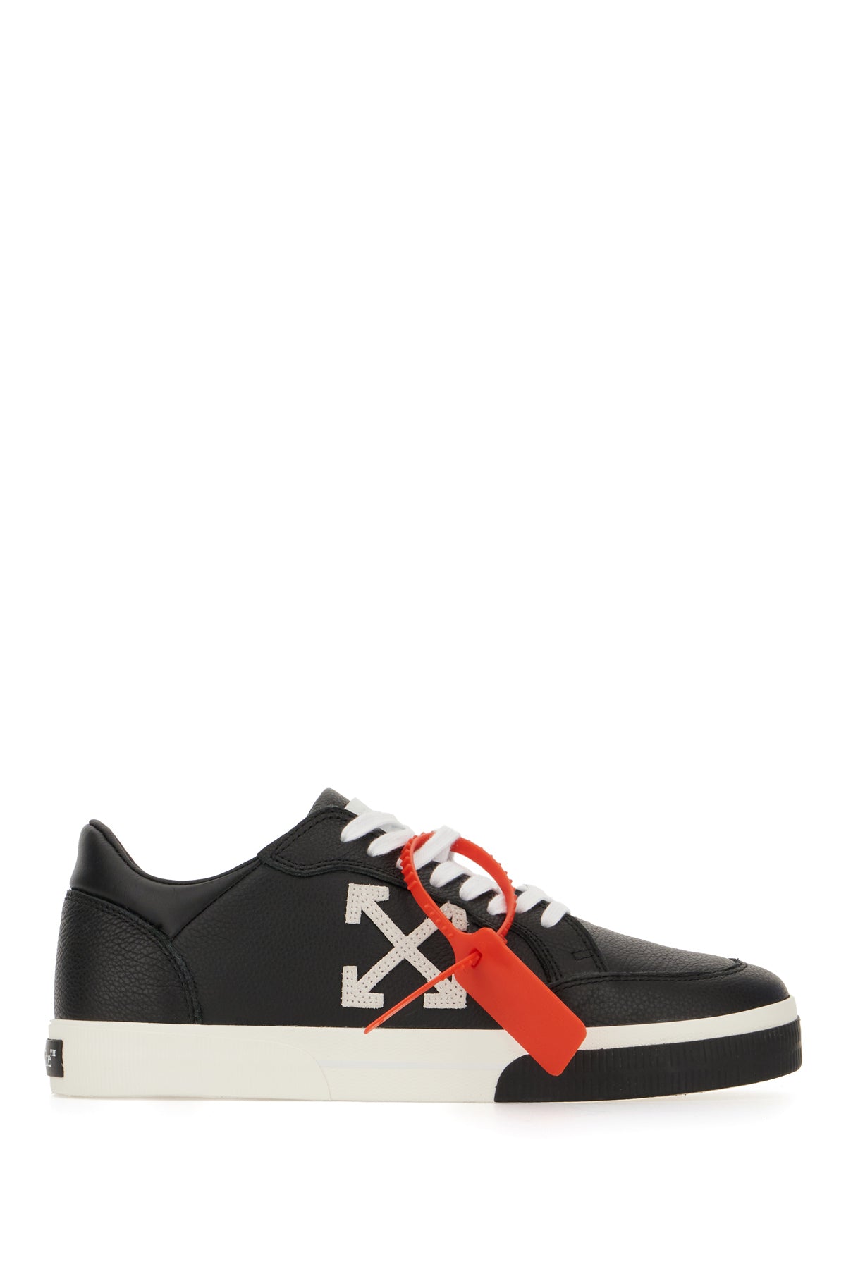 Off-White Sneakers New Low Vulcanized in pelle nera