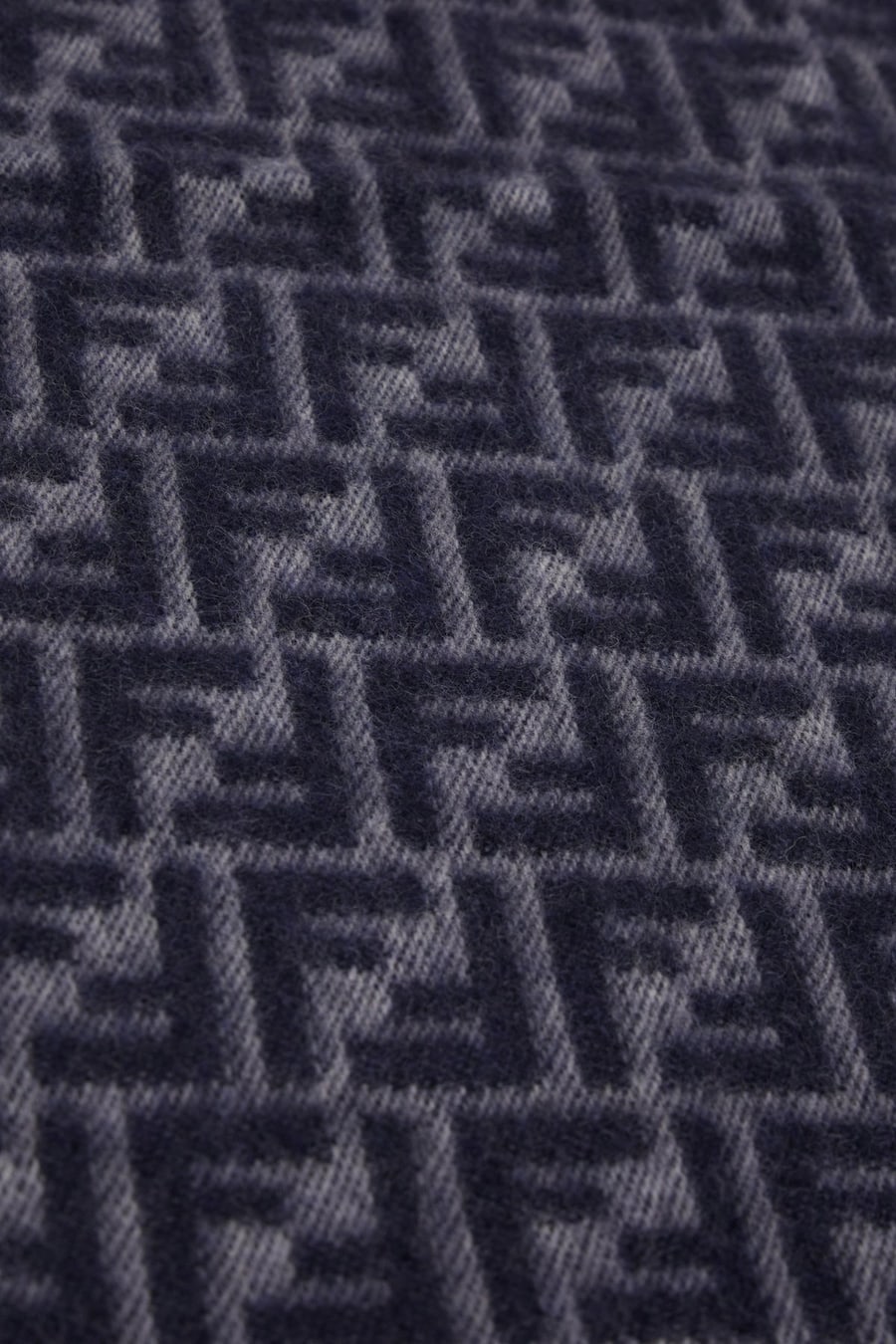 Fendi Sciarpa in lana ricamata, view 3