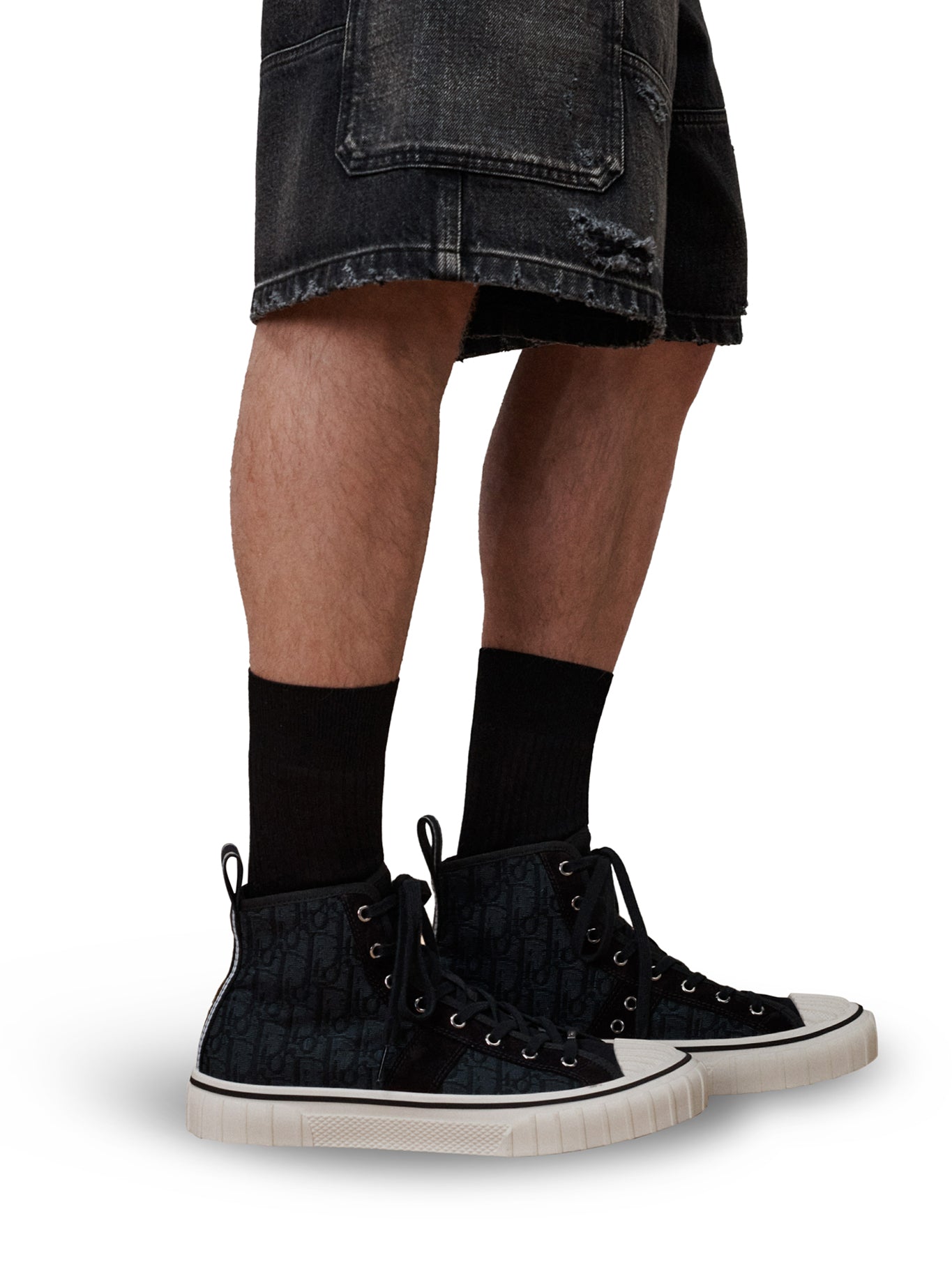 Christian Dior HOOPER HIGH SNEAKER IN BLACK OBLIQUE JACQUARD, view 2