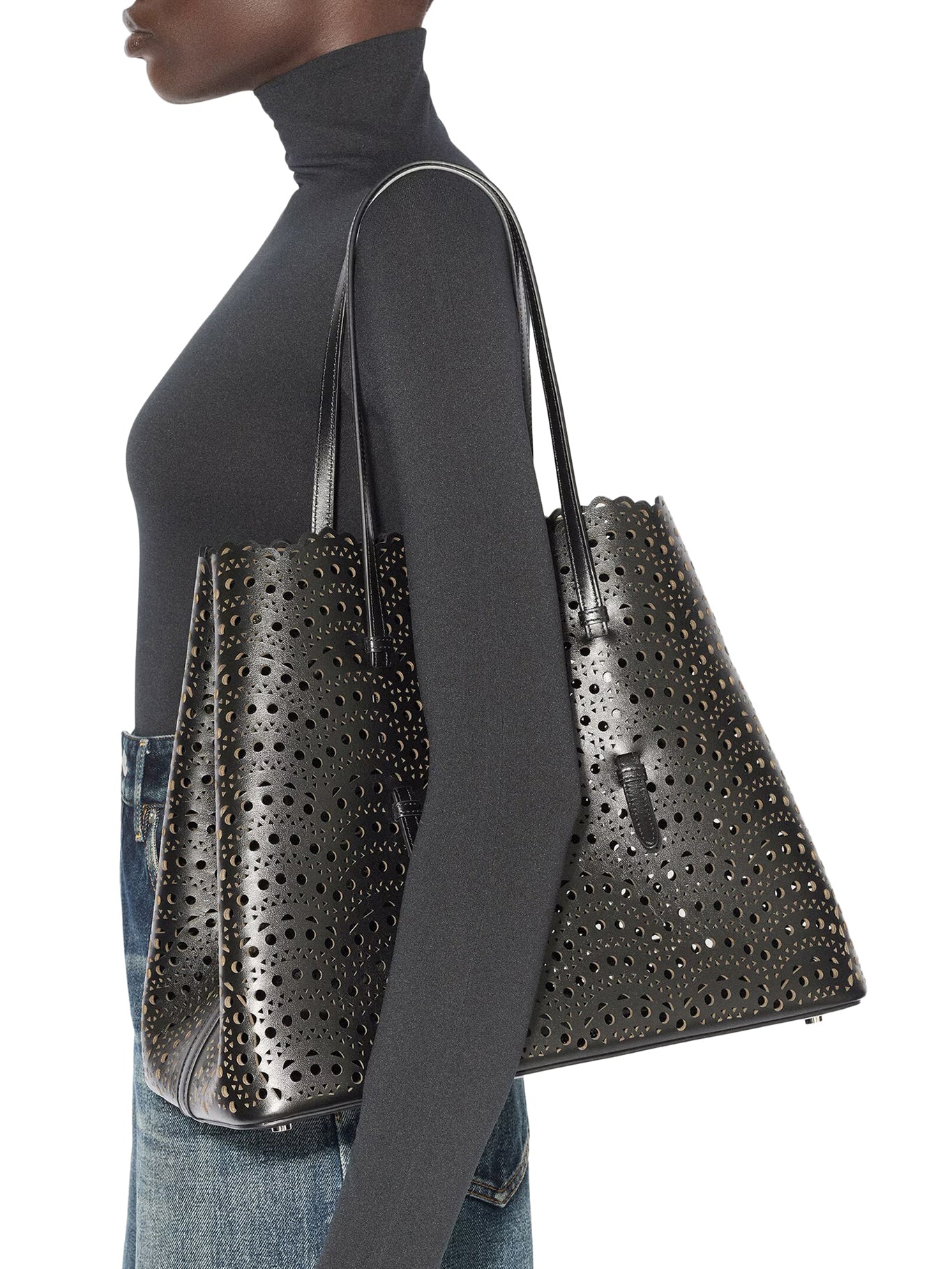 Alaïa MINA 37 LEATHER BAG, view 2