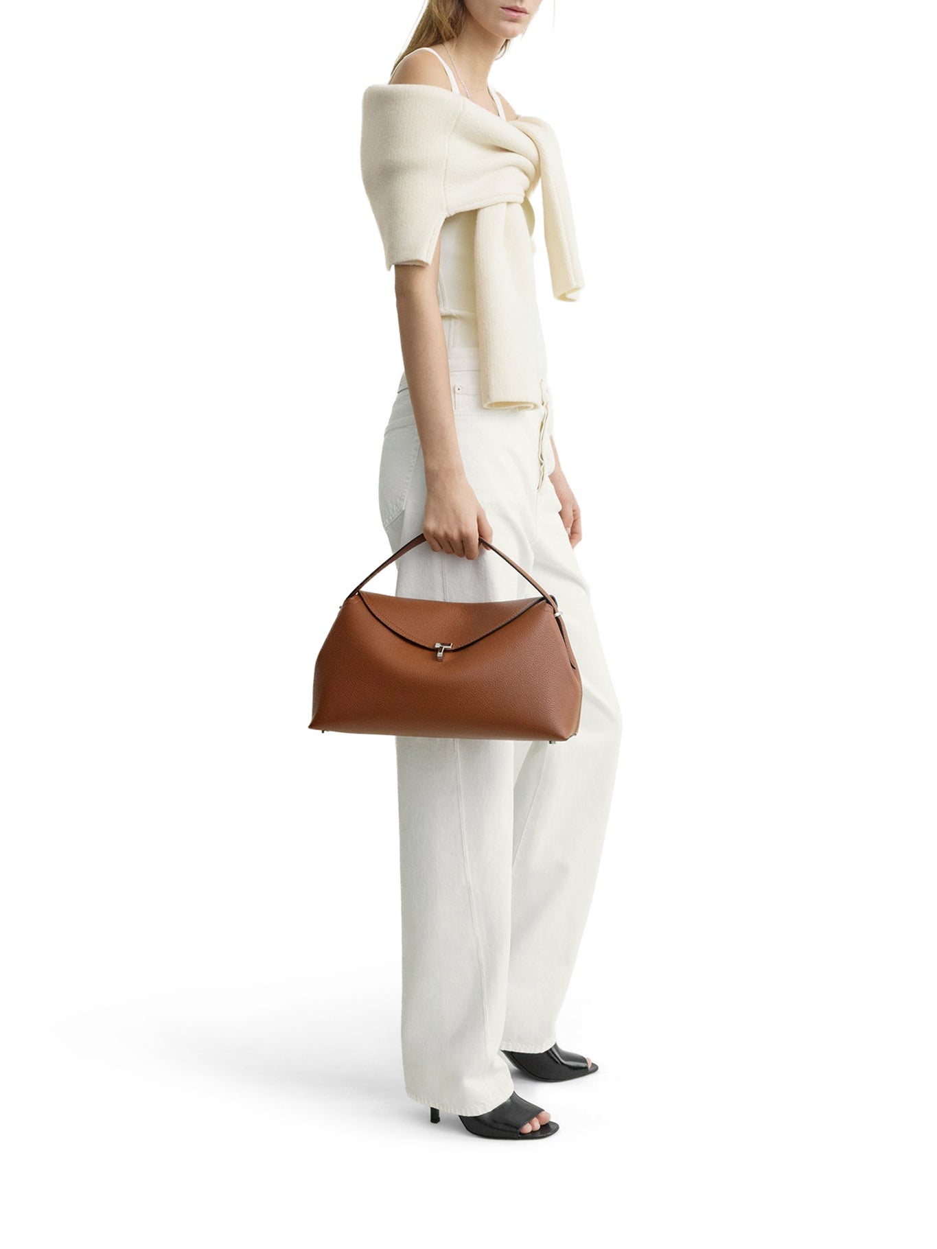 Toteme T-LOCK HANDBAG IN GRAINED LEATHER, view 2