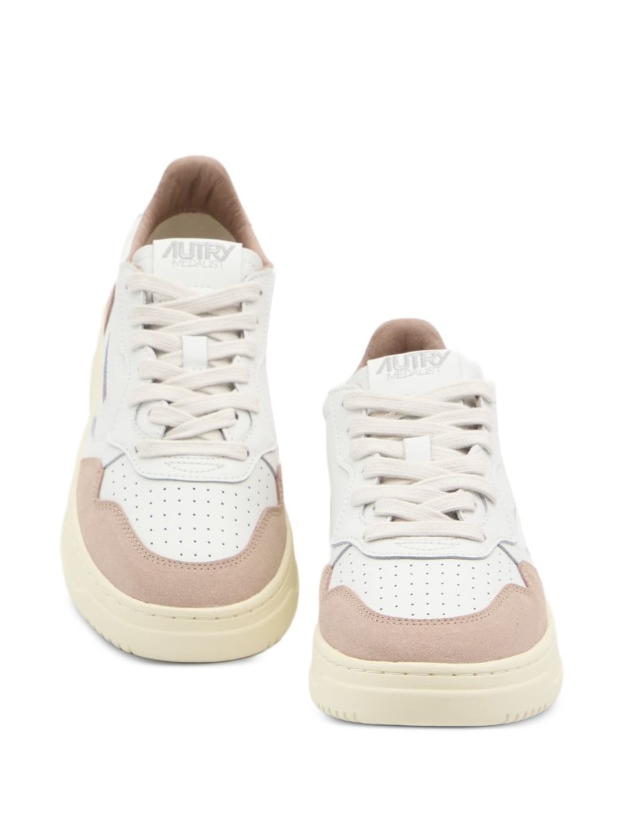 Autry Sneakers 'Medialist Low', view 4