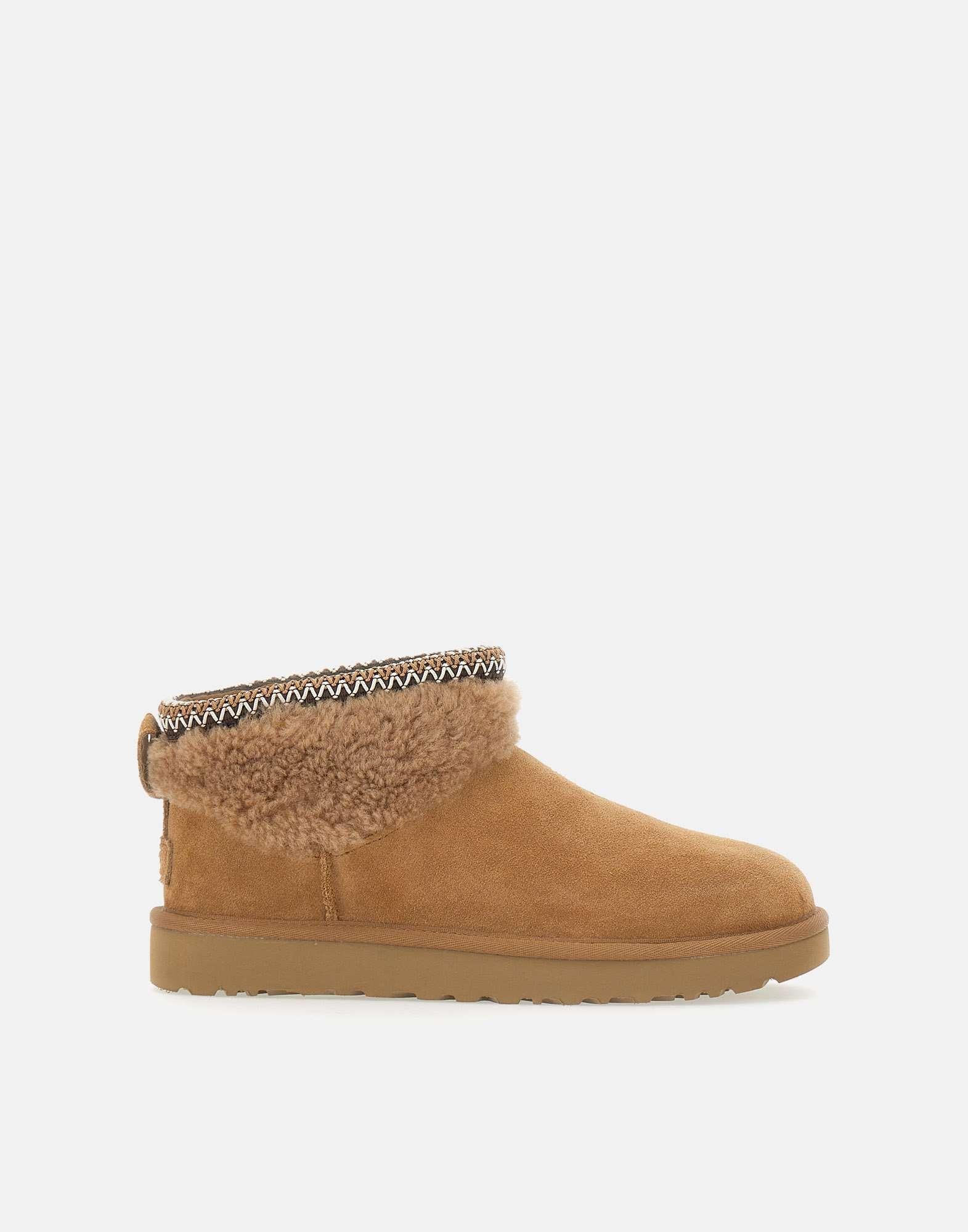 UGG "Ultra Mini Maxi Curly"