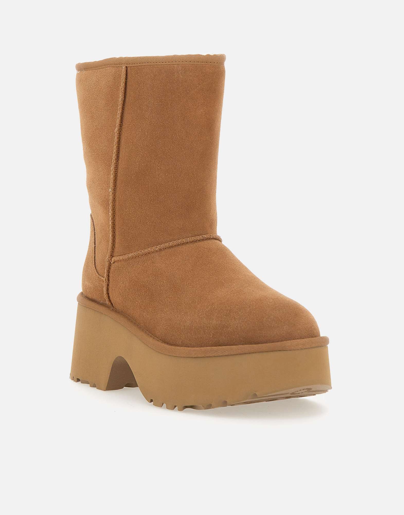 UGG "Classic Short New Heights" stivali, view 2