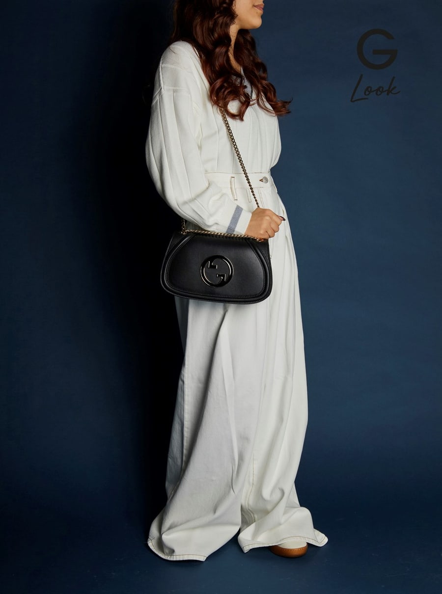 Gucci Borsa a Mano 'Blondie Piccola' con Incrocio GG Metallico sul Fronte e Tracolla a Catena in Pelle Nera Donna, view 7