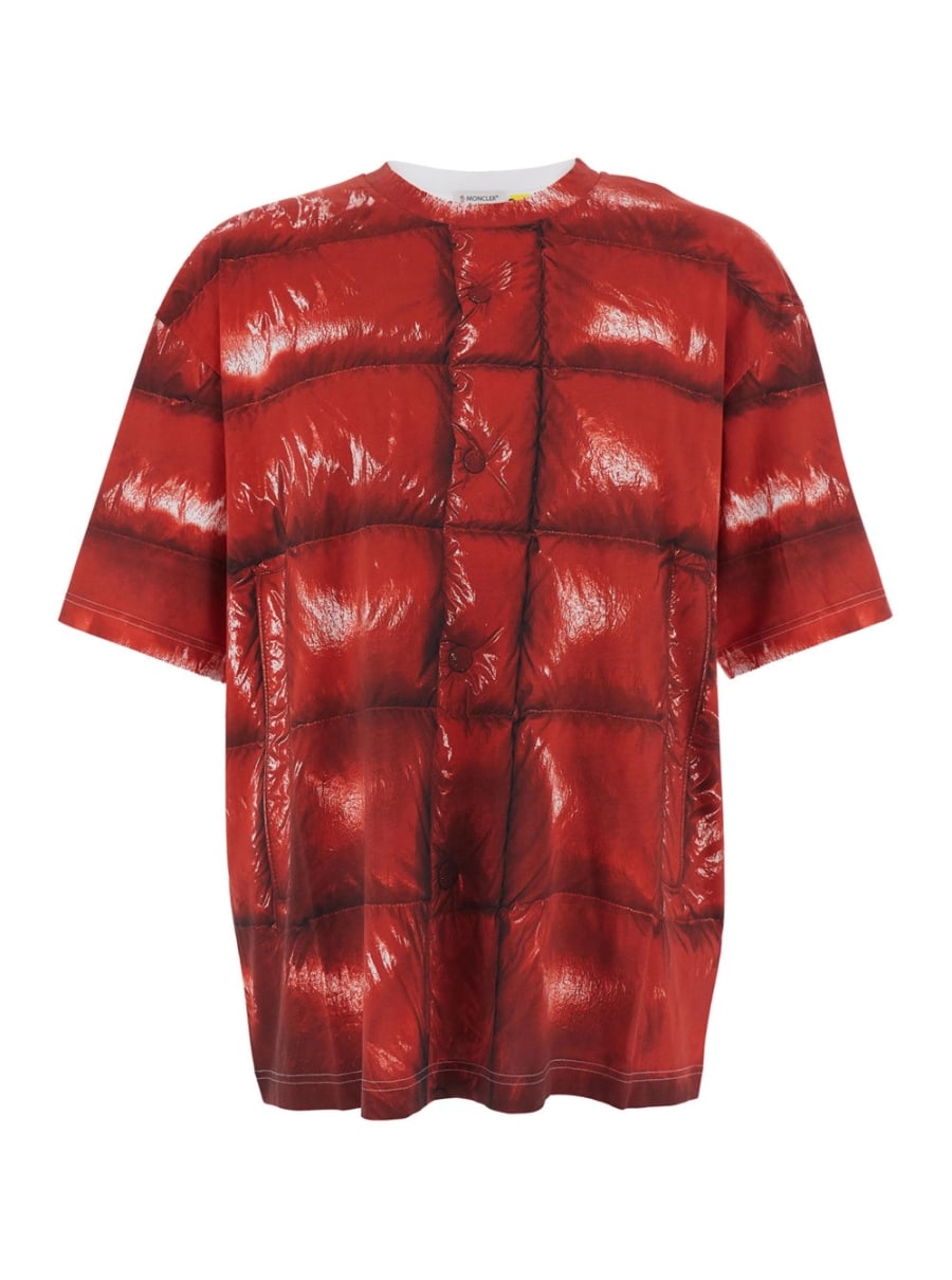 Moncler genius T-Shirt Girocollo con Stampa Grafica Effetto Trapuntato sul Fronte e Logo Lettering sul Retro in Cotone Rossa Uomo