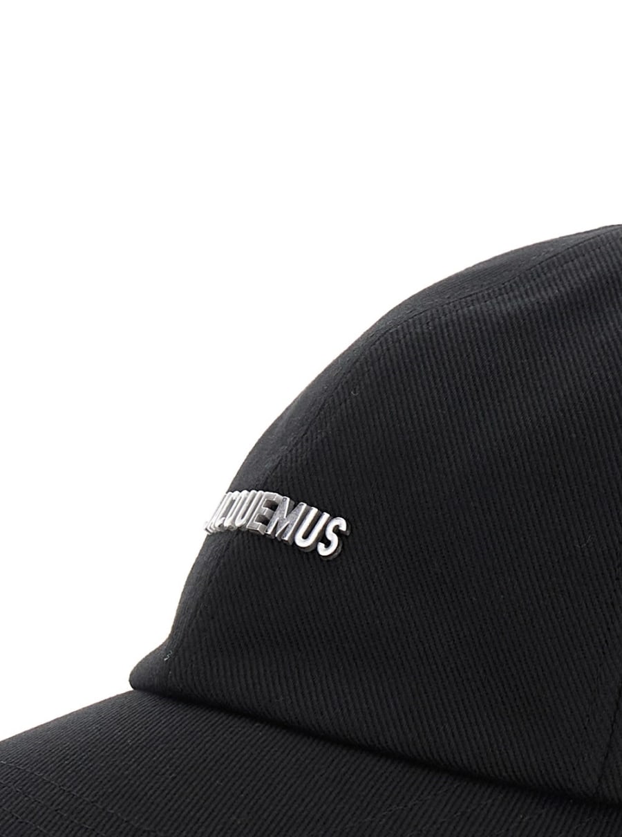 Jacquemus Cappello da Baseball 'La Casquette Gadjo' con Logo Lettering sul Fronte in Cotone Nero Uomo, view 3