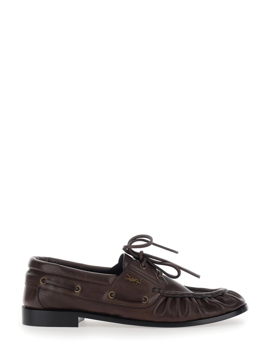 Saint Laurent Mocassini da barca 'Le Loafer Bateau' con Punta Moc Cucita a Mano e Placca Cassandre in Pelle martellata marroni uomo