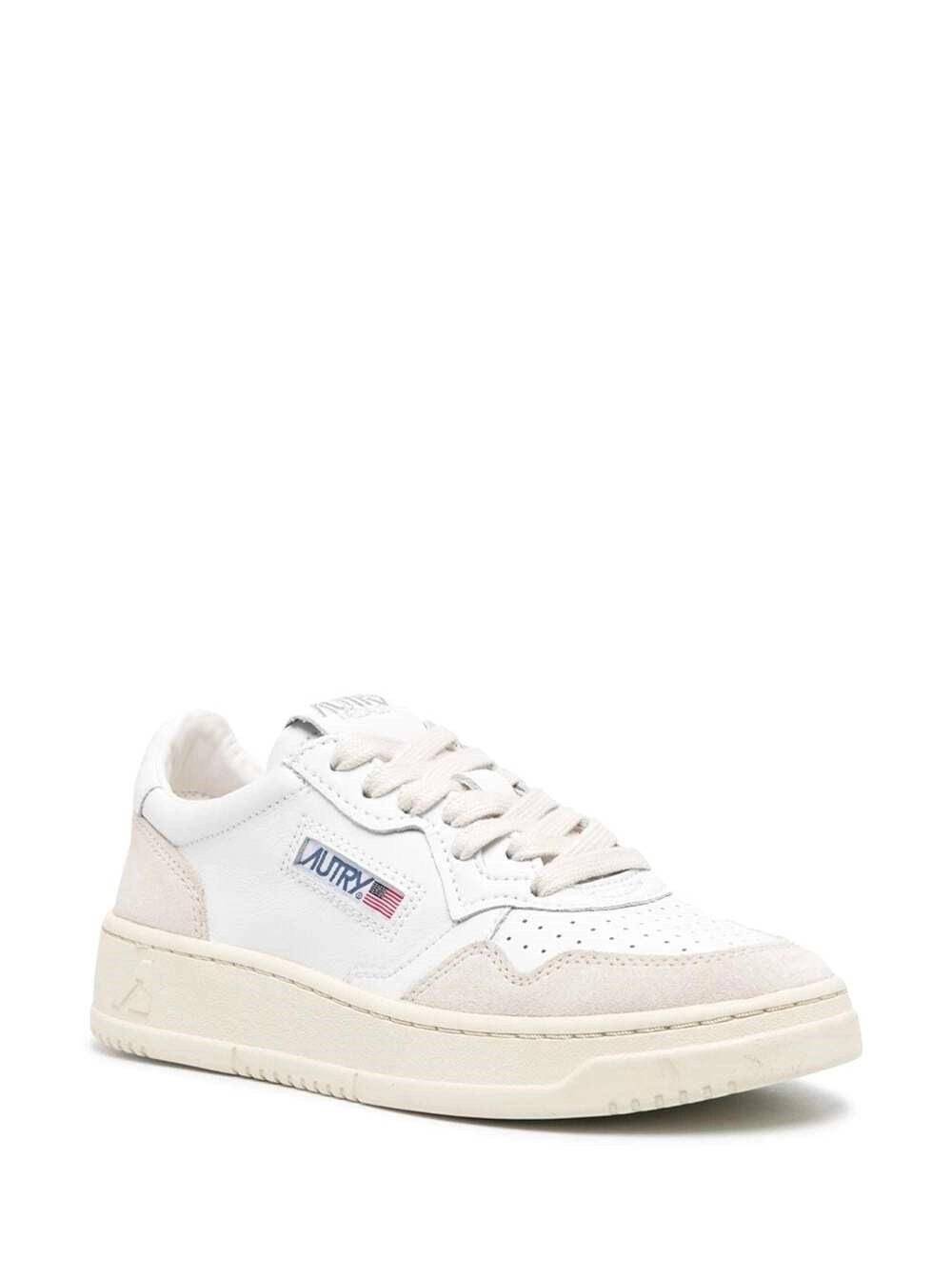 Autry Sneaker Low Top 'Medalist' con Dettagli in Suede Beige in Pelle Bianca Donna, view 2