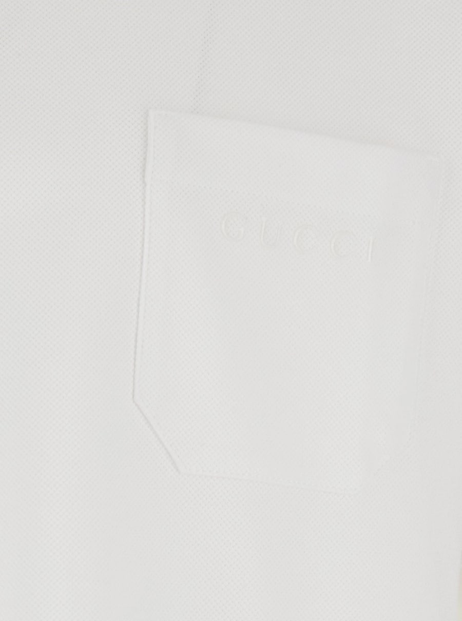 Gucci Polo con Dettaglio Web su Colletto e Maniche e Logo Lettering Tono su Tono sul Fronte in Cotone Bianca Uomo, view 3