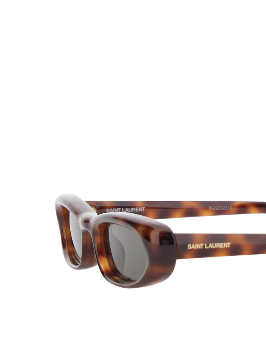 Saint Laurent Occhiali da sole '557' con design cat-eye animalier e logo lettering sulle aste in acetato marroni donna, view 3
