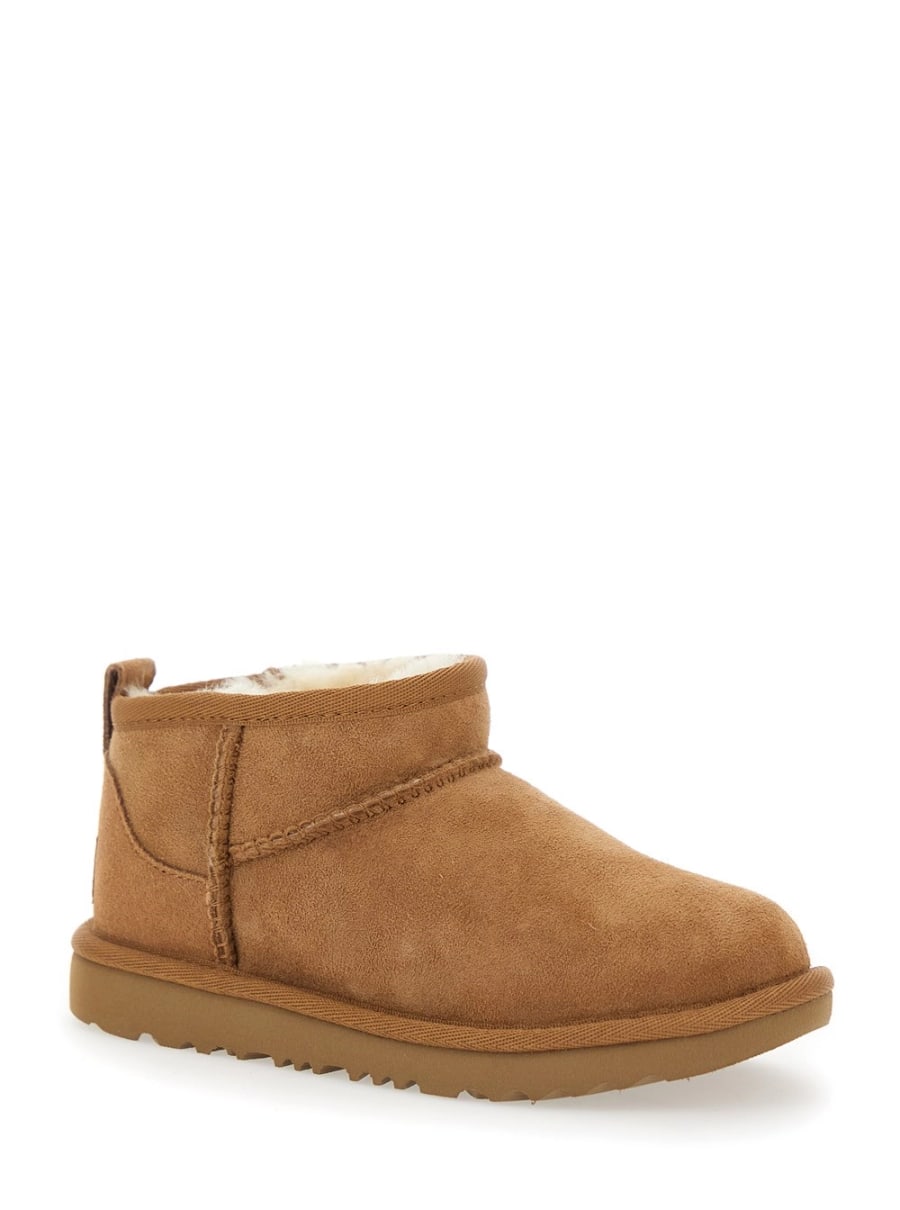 Ugg kids Stivali CLASSIC ULTRA MINI con fodera in morbido tessuto e suola in gomma color marrone per bambina, view 2