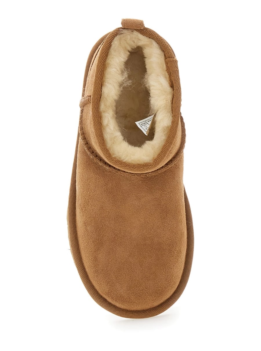 Ugg kids Stivali CLASSIC ULTRA MINI con fodera in morbido tessuto e suola in gomma color marrone per bambina, view 4