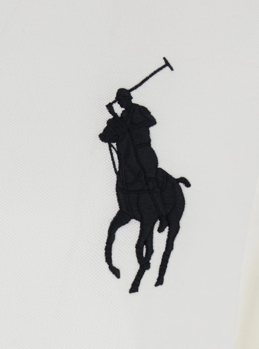 Polo Ralph Lauren Polo "Custom Slim Fit" con Maxi Ricamo Cavallino sul Fronte e Dettaglio Numerico sulla Spalla in Cotone Bianca Uomo, view 3