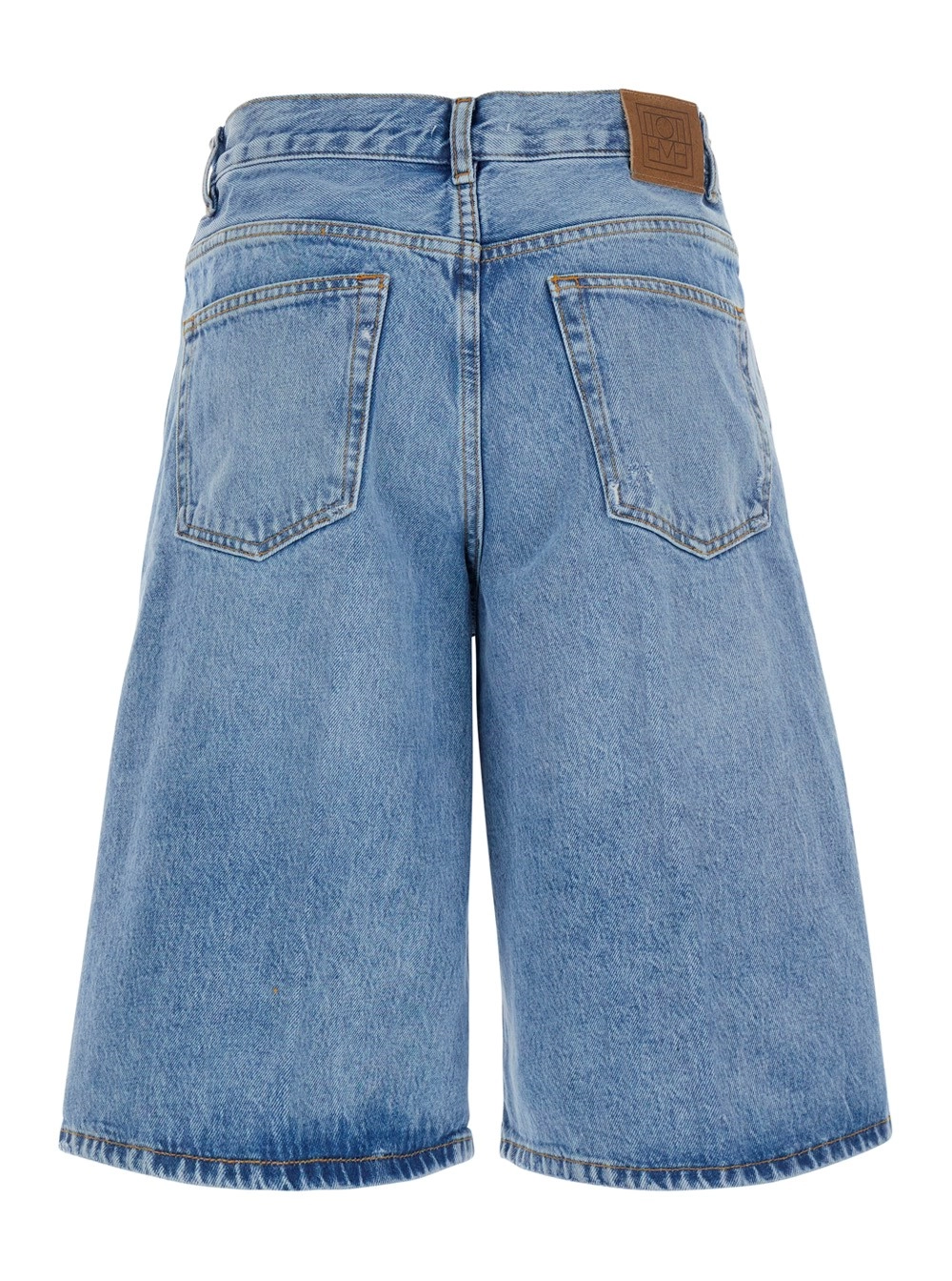 Toteme Shorts al ginocchio con patch logo sul retro ed effetto sbiadito in denim azzurri donna, view 2