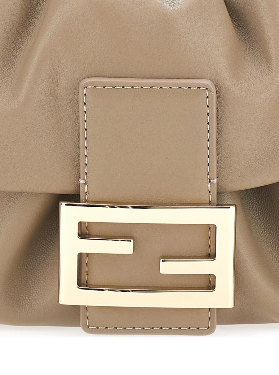 Fendi Borsa a Spalla 'Baguette Soft' Media  con placca FF sul Fronte e Chiusura a Coulisse in Pelle Beige Donna, view 5