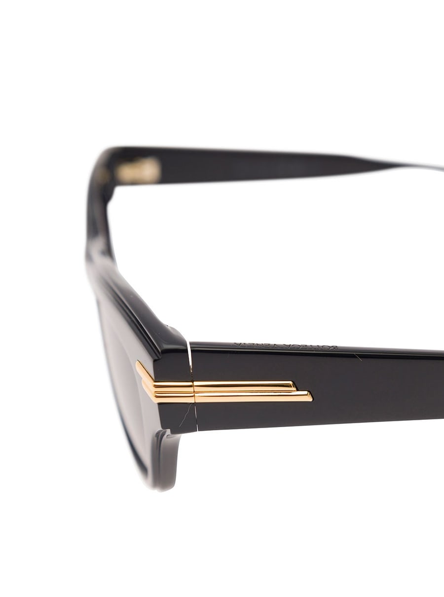 Bottega Veneta Occhiali da Sole Rettagolari 'BV1122S' con Dettaglio Dorato in Acetato Nero Donna, view 3