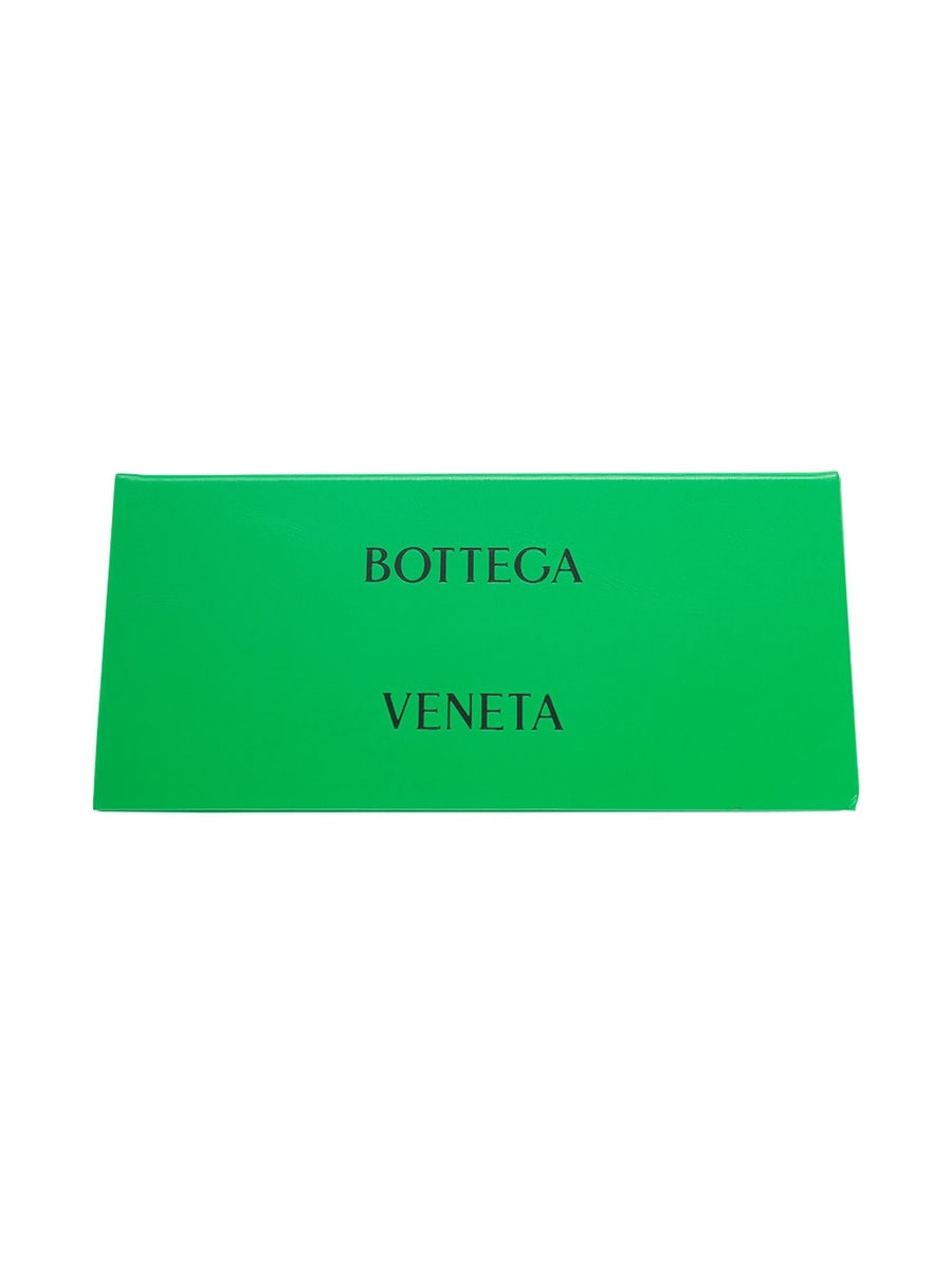 Bottega Veneta Occhiali da Sole Rettagolari 'BV1122S' con Dettaglio Dorato in Acetato Nero Donna, view 4
