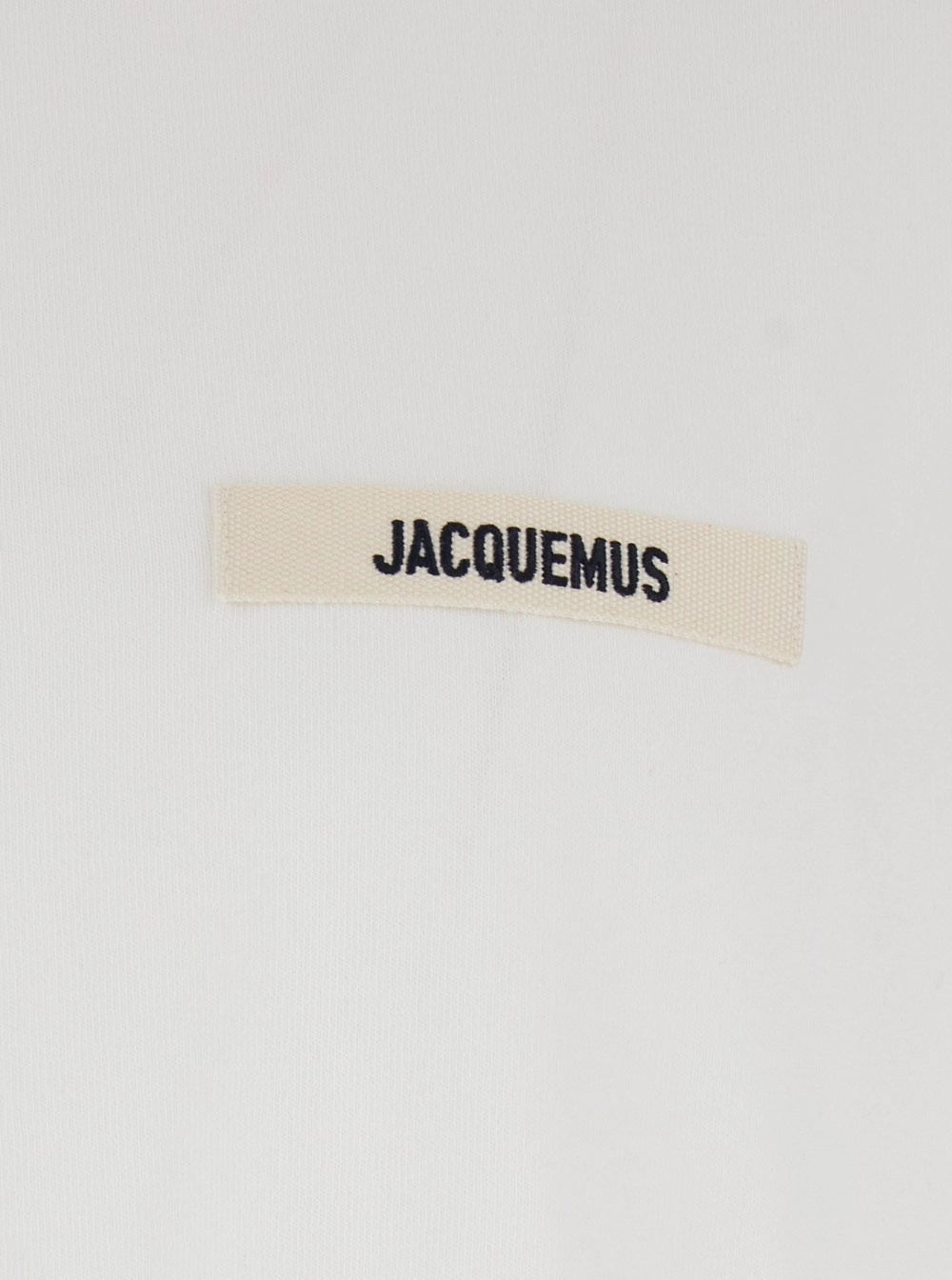 Jacquemus T-Shirt 'Le T-Shirt Gros Grain' Girocollo con Patch Logo sul Fronte in Cotone Bianca Uomo