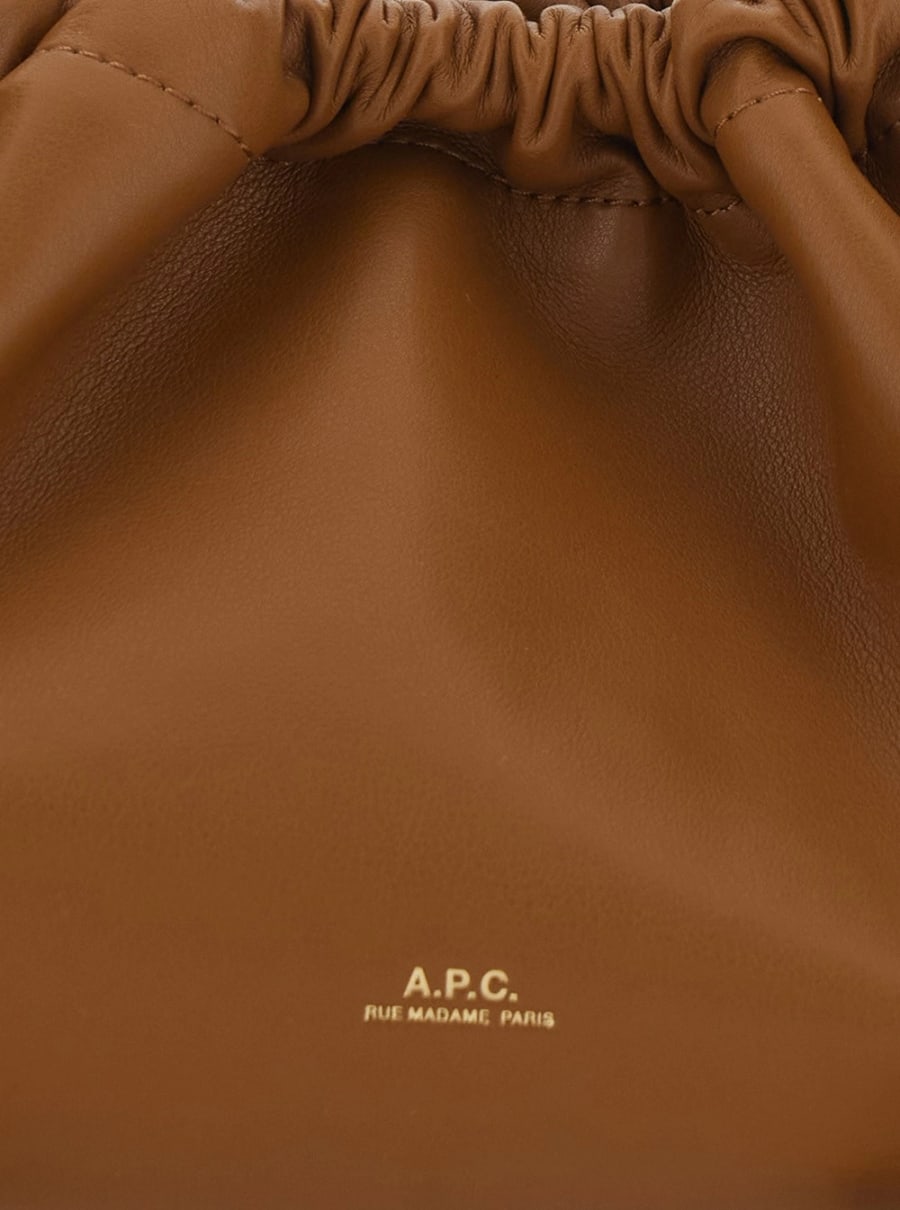 A.P.C. Borsa a Tracolla 'Ninon Mini' con Logo Inciso sul Fronte e Tracolla Regolabile in Ecopelle Marrone Donna, view 5