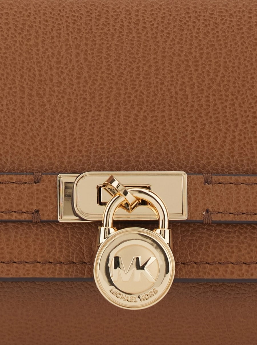 Michael michael kors Pochette 'Hamilton' con Tracolla a Catena Removibile e Chiusura con Placca Logo sul Fronte in Pelle Martellata marrone Donna, view 5