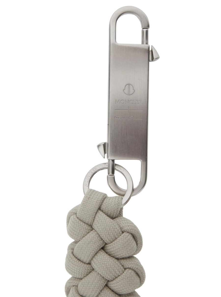 Rick owens x moncler Portachiavi 'Rick Owens X Moncler' con Placca con Logo Lettering e Design a Forma di Corda da Arrampicata in Tessuto e Metallo Grigio Unisex, view 2