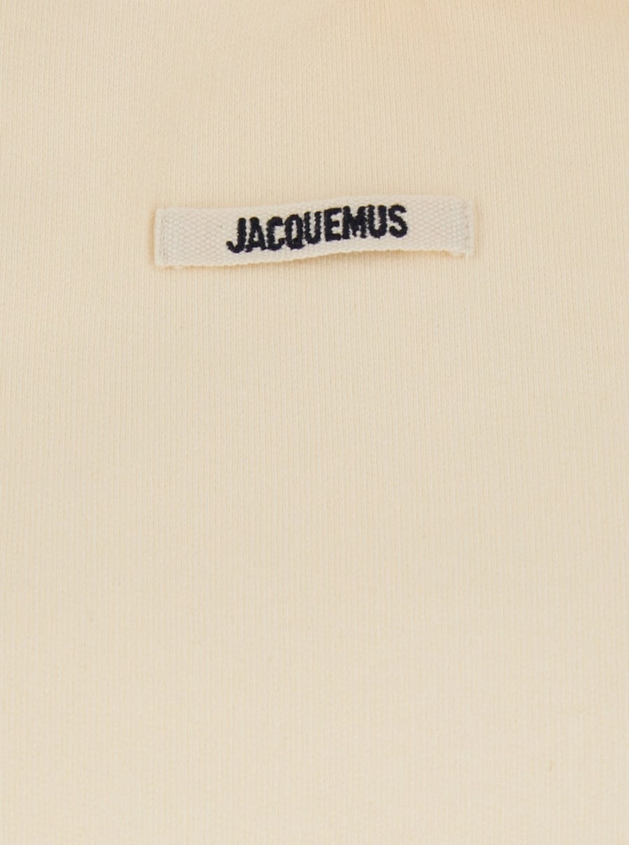 Jacquemus Felpa Crop  'Le Hoodie Gros Grain' con Cappuccio con Coulisse e Patch Logo sul Fronte in Cotone Beige Donna, view 3