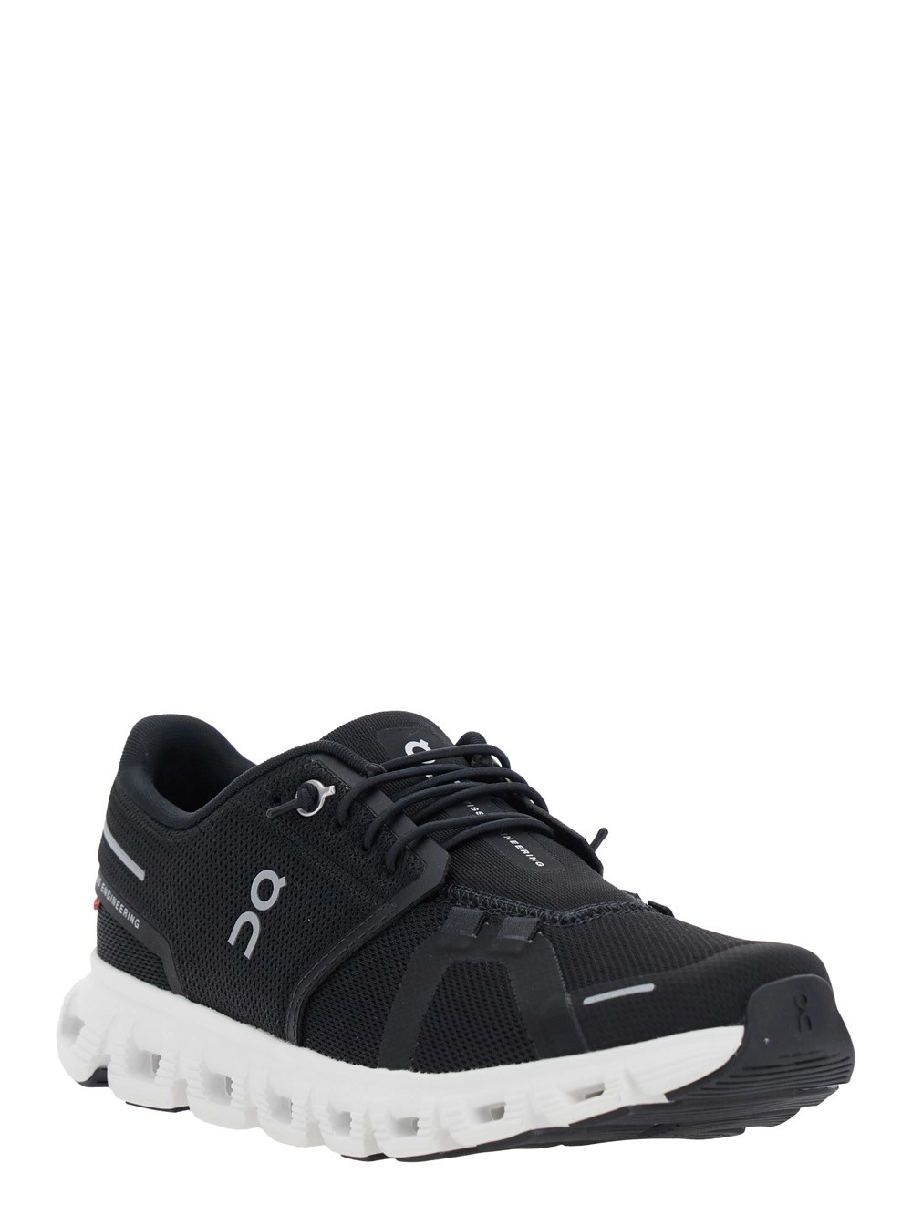On Sneaker 'Cloud 6' Low Top con Inserti in Rete e Logo sul Lato in Tessuto Tecnico Nera Donna, view 2