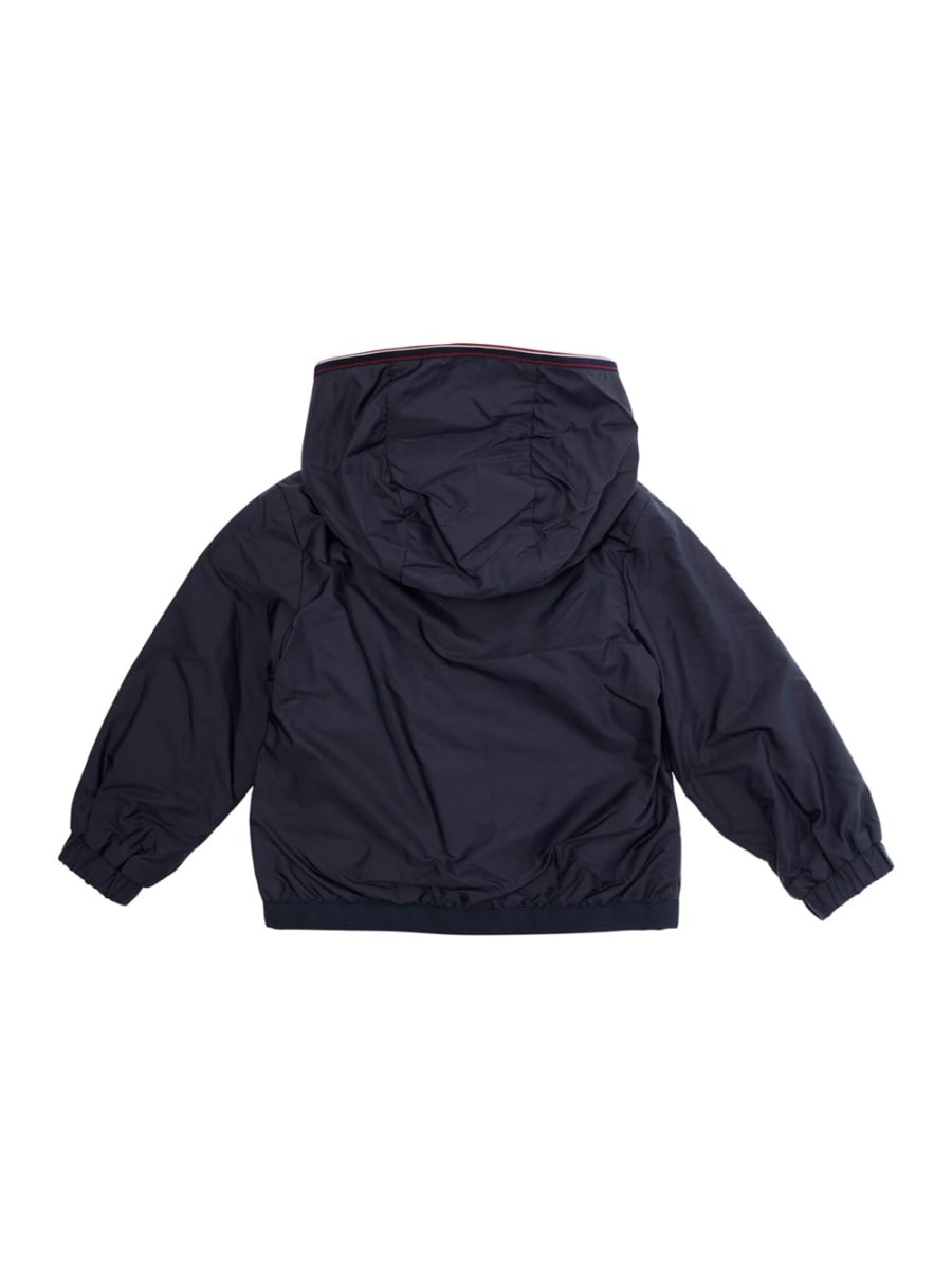 Moncler kids Giubbotto 'Anton' con Cappuccio e Patch Logo sulla Manica in Tessuto Tecnico Blu Baby, view 2