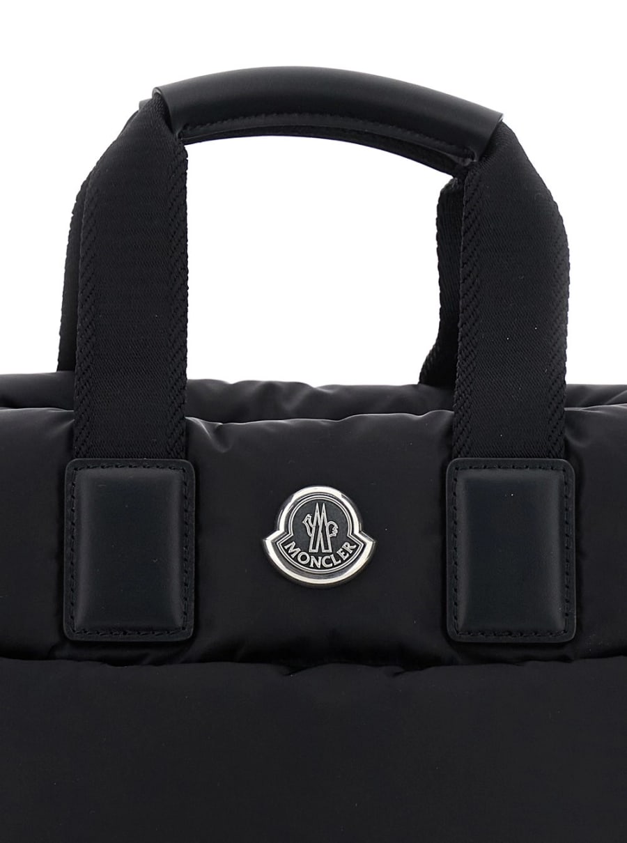 Moncler Borsa a Mano 'Karadoc' Mini con Tracolla Regolabile e Removibile e Patch Logo sul Fronte in Tessuto Tecnico Nera Donna, view 3
