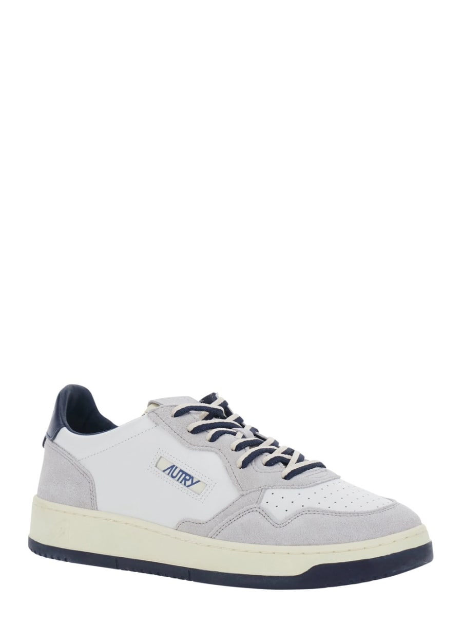 Autry Sneakers 'Medalist' Low Top con Patch Logo sulla Linguetta in Pelle Scamosciata Grigie Uomo, view 2