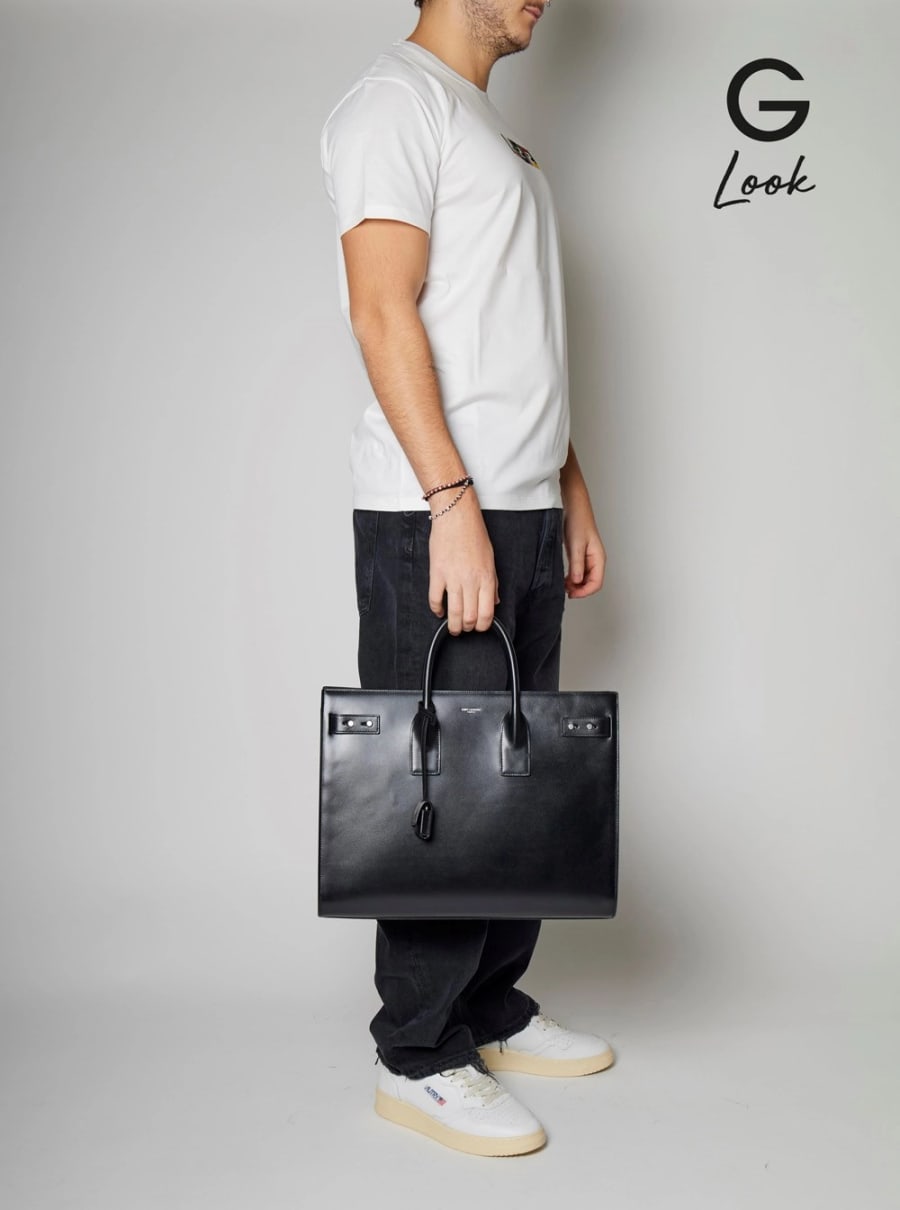 Saint Laurent Borsa a Mano con Tracolla Regolabile e Removibile in Pelle Nera Uomo, view 6