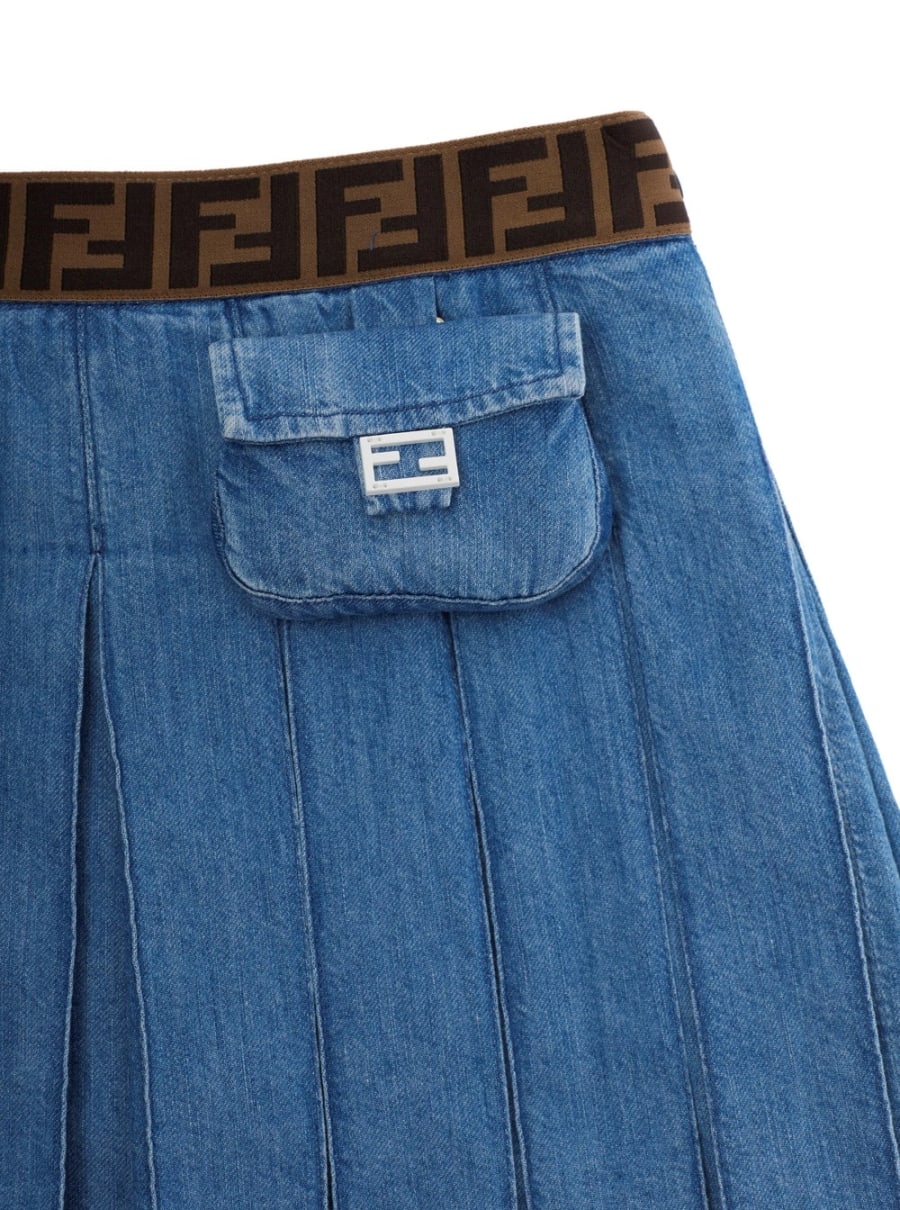 Fendi kids Gonna Plissettata con Vita Elasticizzata con Motivo FF e Tasca sul Fronte con Placca FF in Denim Blu Bambina, view 3