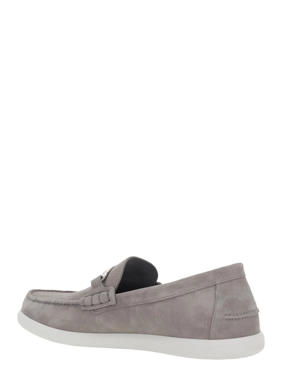Fendi Mocassini con Fibbia Metallica FF e Suola a Contrasto in Suede Grigi Uomo, view 3