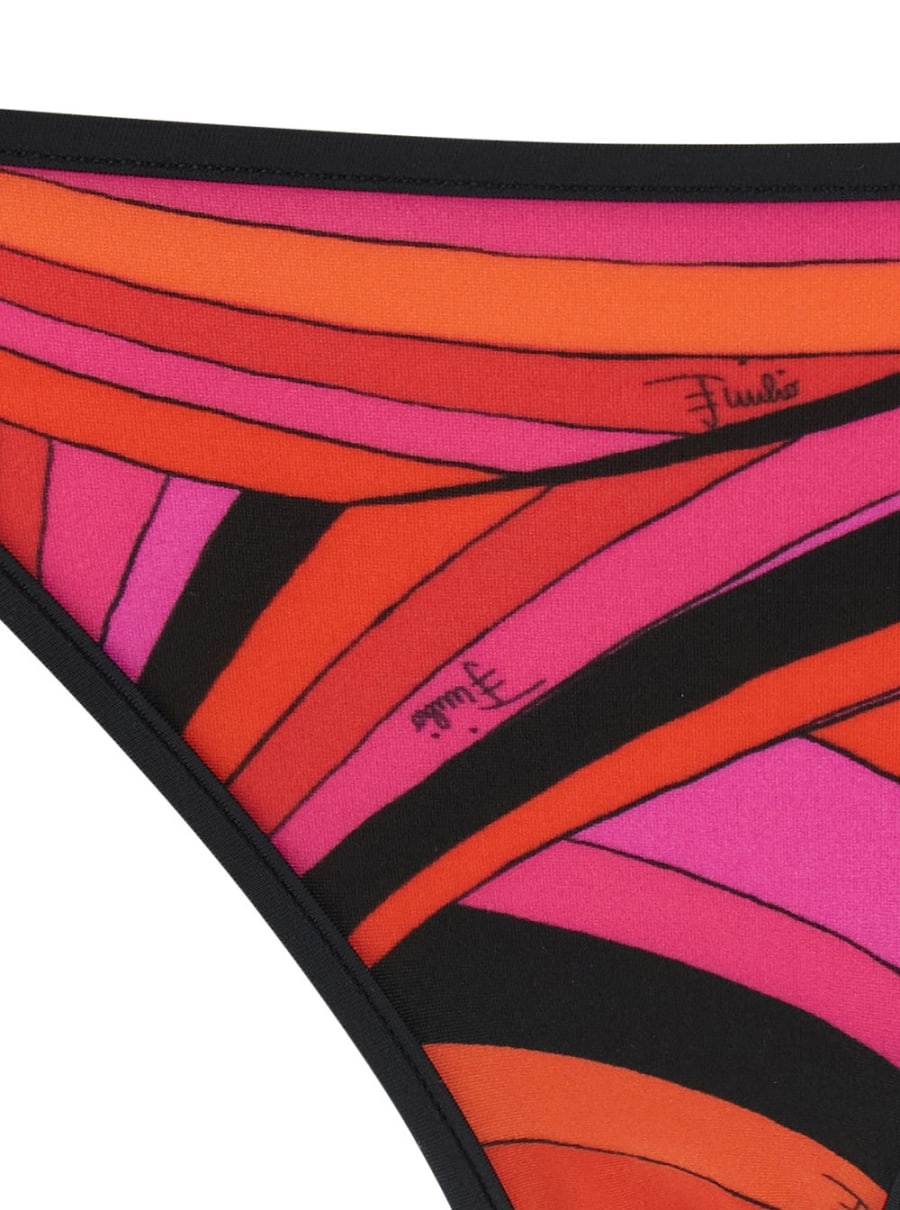 Pucci Slip Bikini Sgambato con Chiusura con Lacci Regolabili e Stampa Geometrica All-Over in Tessuto Tecnico Stretch Fuxia Donna, view 3