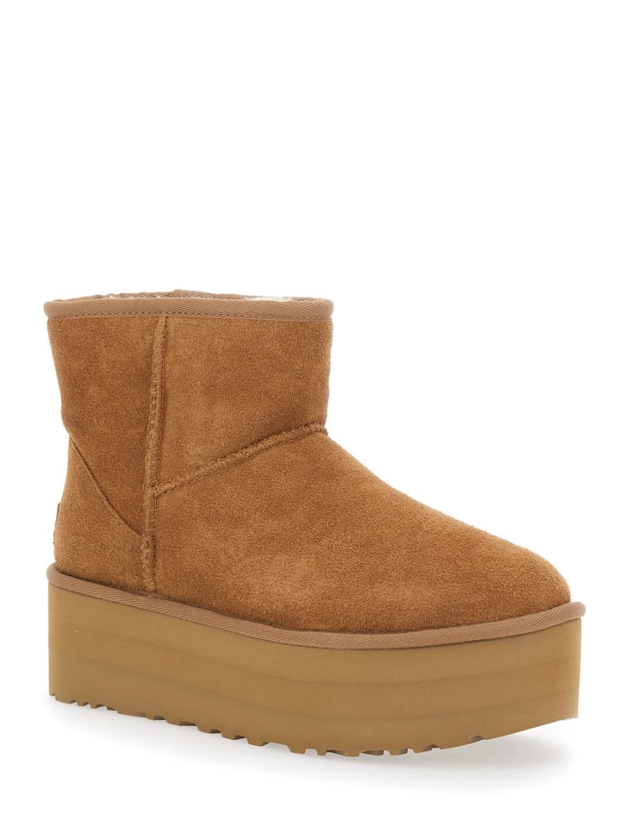 UGG Stivaletti alla Caviglia 'Classic Mini Platform' con Plarform Oversize in Pelle Scamosciata Marroni Donna, view 2