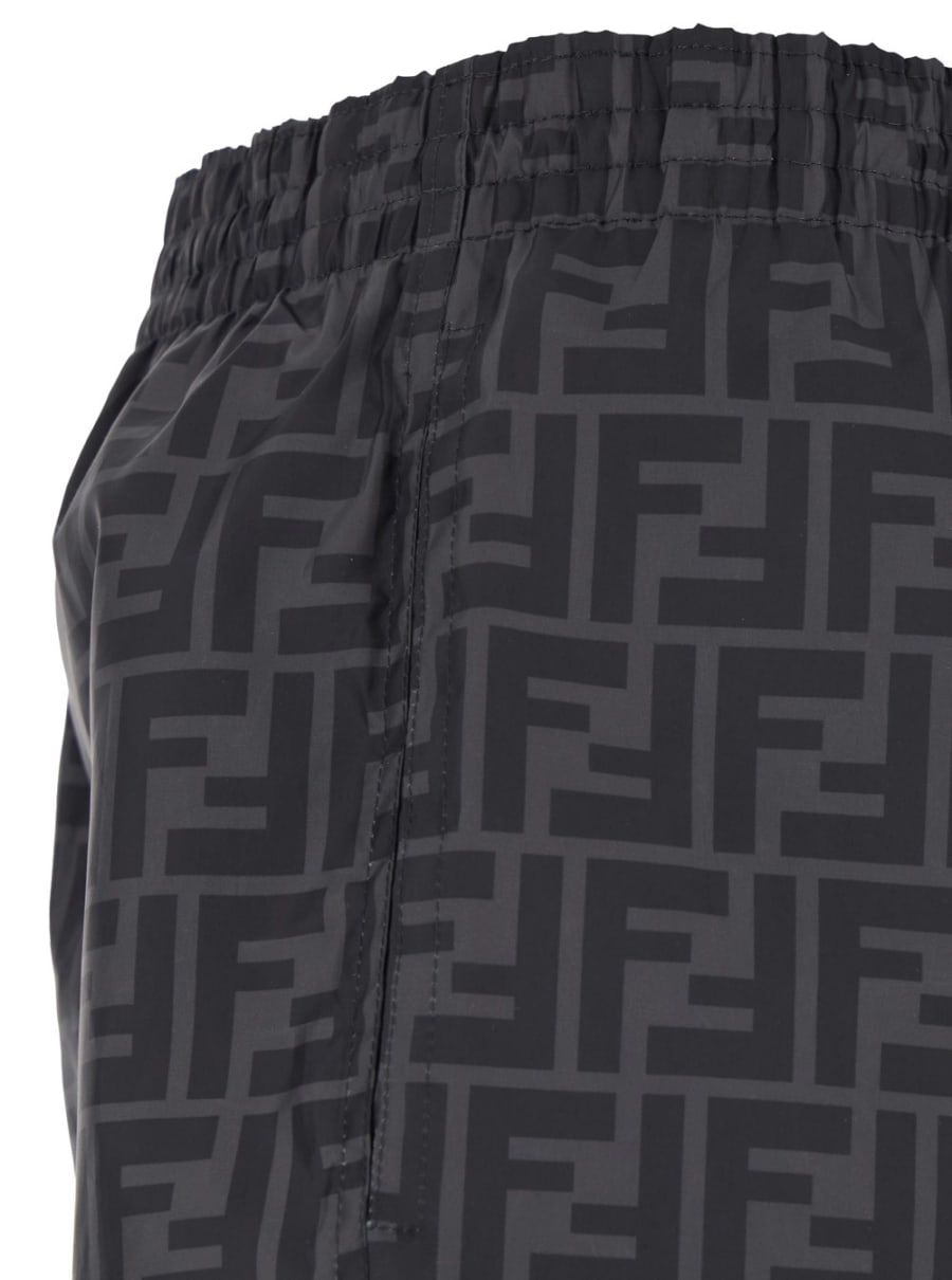 Fendi Costume da Bagno con Vita Elasticizzata con Coulisse e Motivo FF All-Over in Tessuto Tecnico Grigio Uomo, view 3
