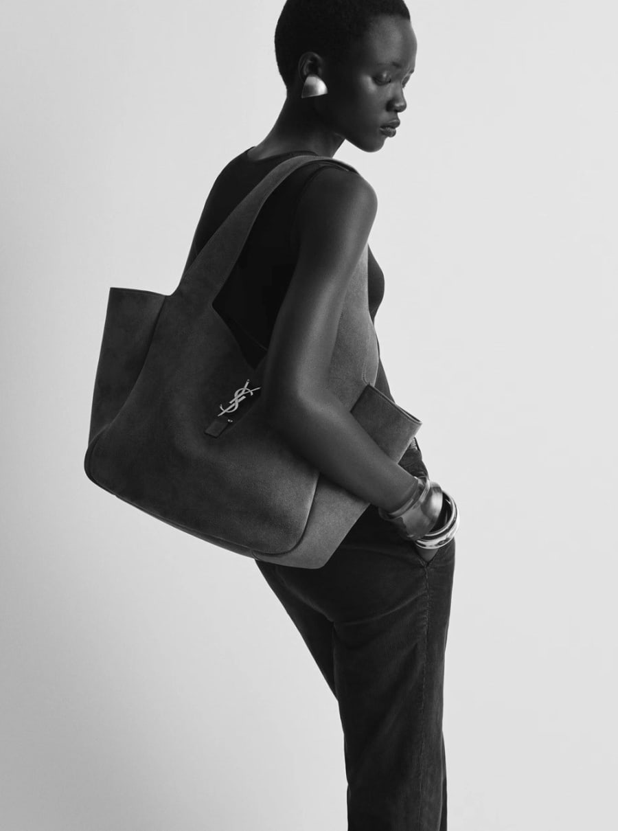 Saint Laurent Borsa a Spalla 'Bea' con Placca Cassandre sul Fronte in Pelle Scamosciata Marrone Donna, view 6