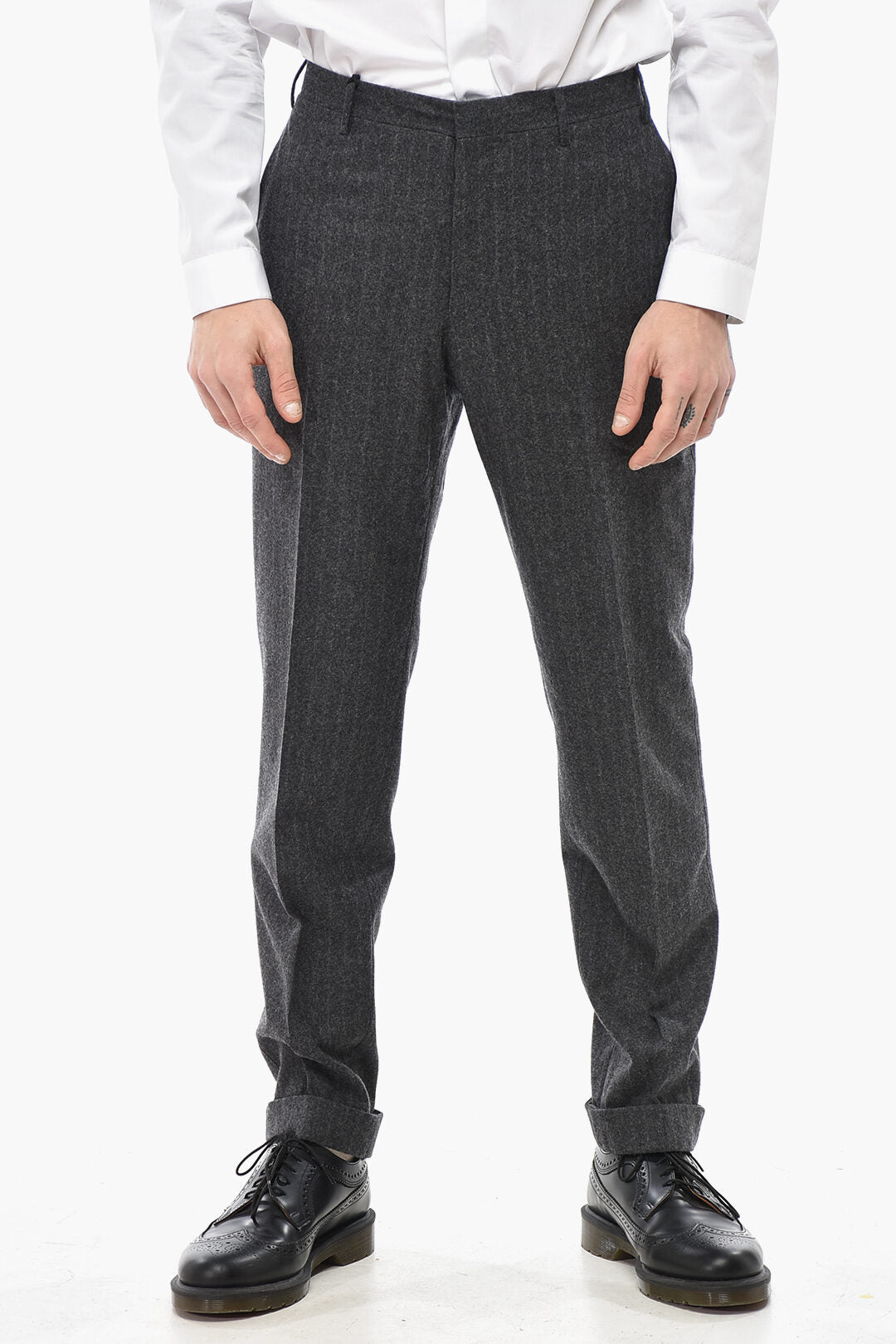 Corneliani 2470~CC COLLECTION Virgin Wool Regular Waist Trousers with Belt Loops