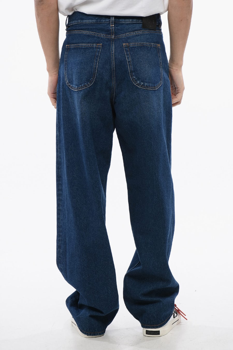 Off-White 2405~Loose-Fit Jeans Medium Wash, view 2